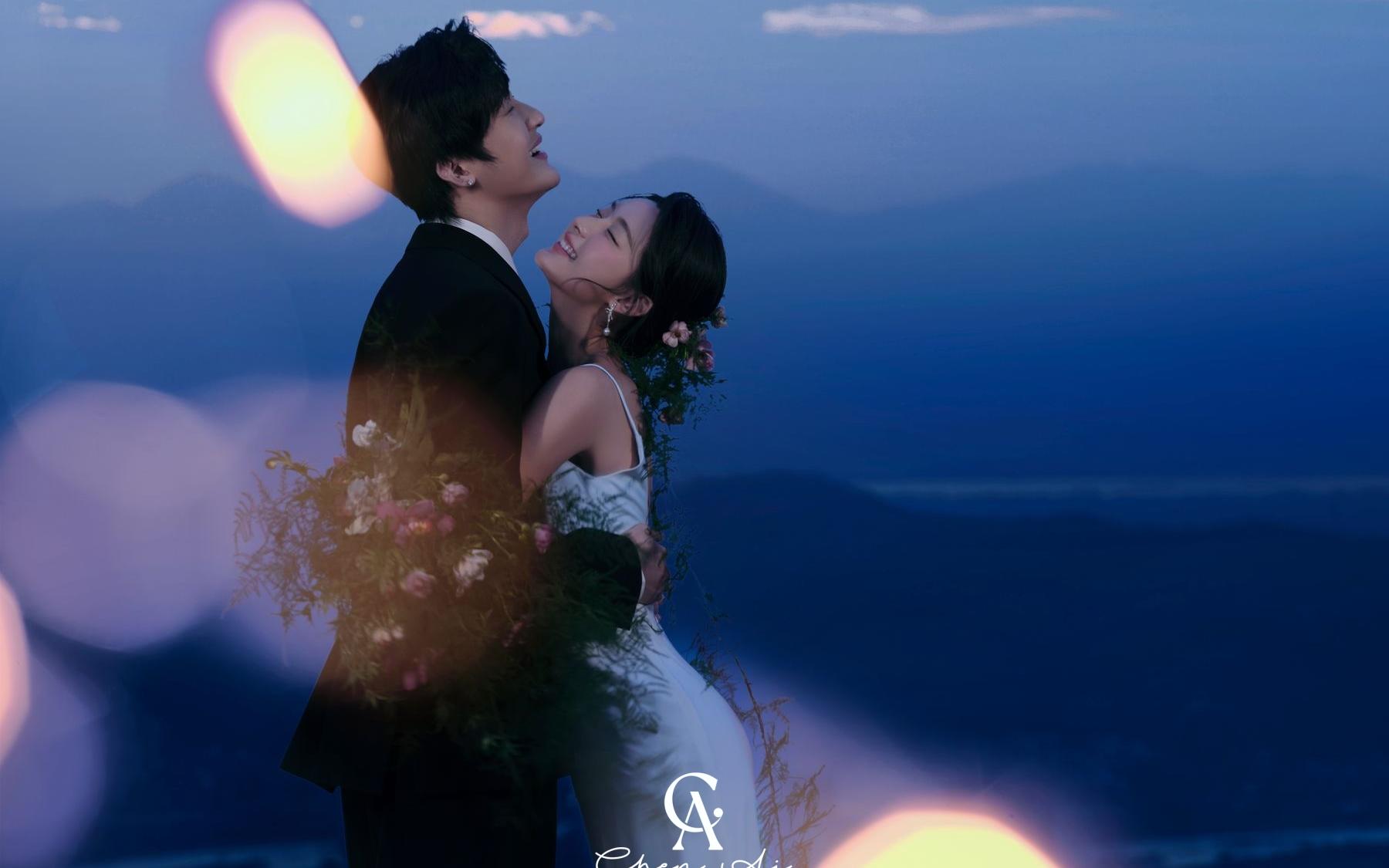 “愛在你的眼里有跡可循”山頂電影感婚紗照
