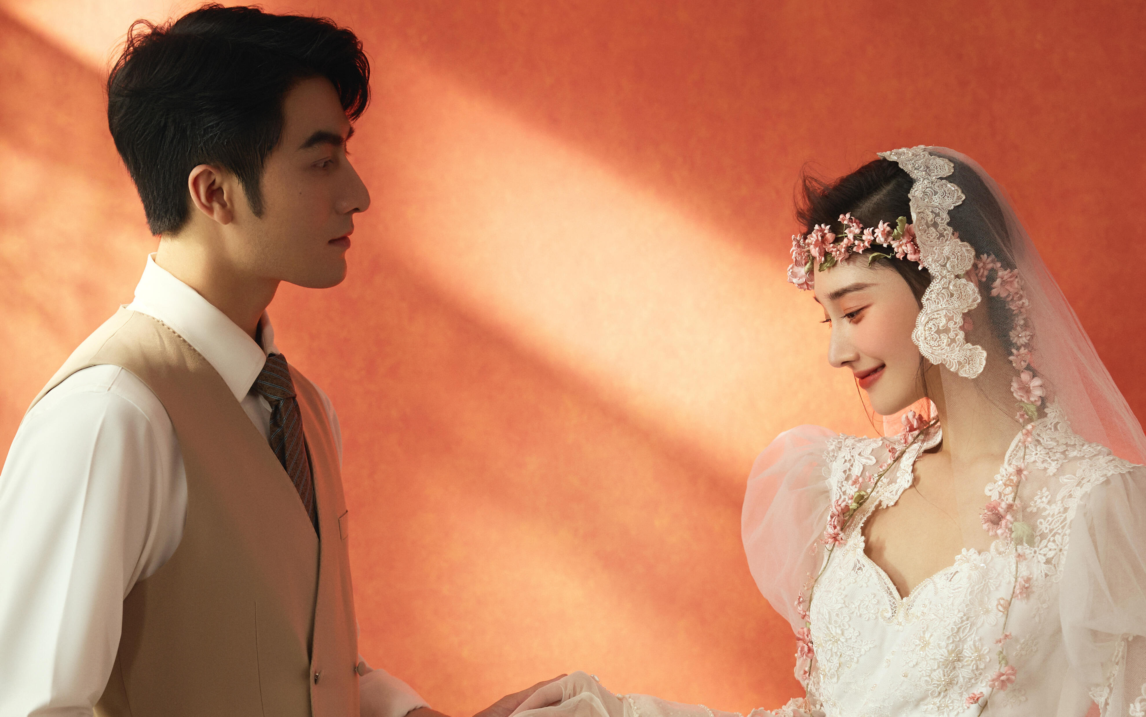 被问疯了！光影里邂逅法式的复古浪漫婚纱照 