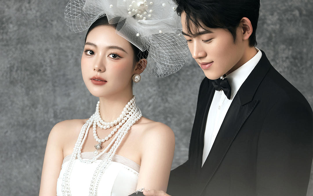 法式復(fù)古主紗婚紗照