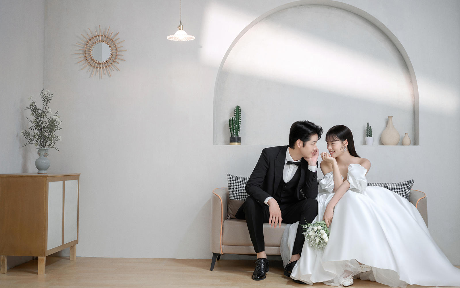室内婚纱照选择白色系超nice 