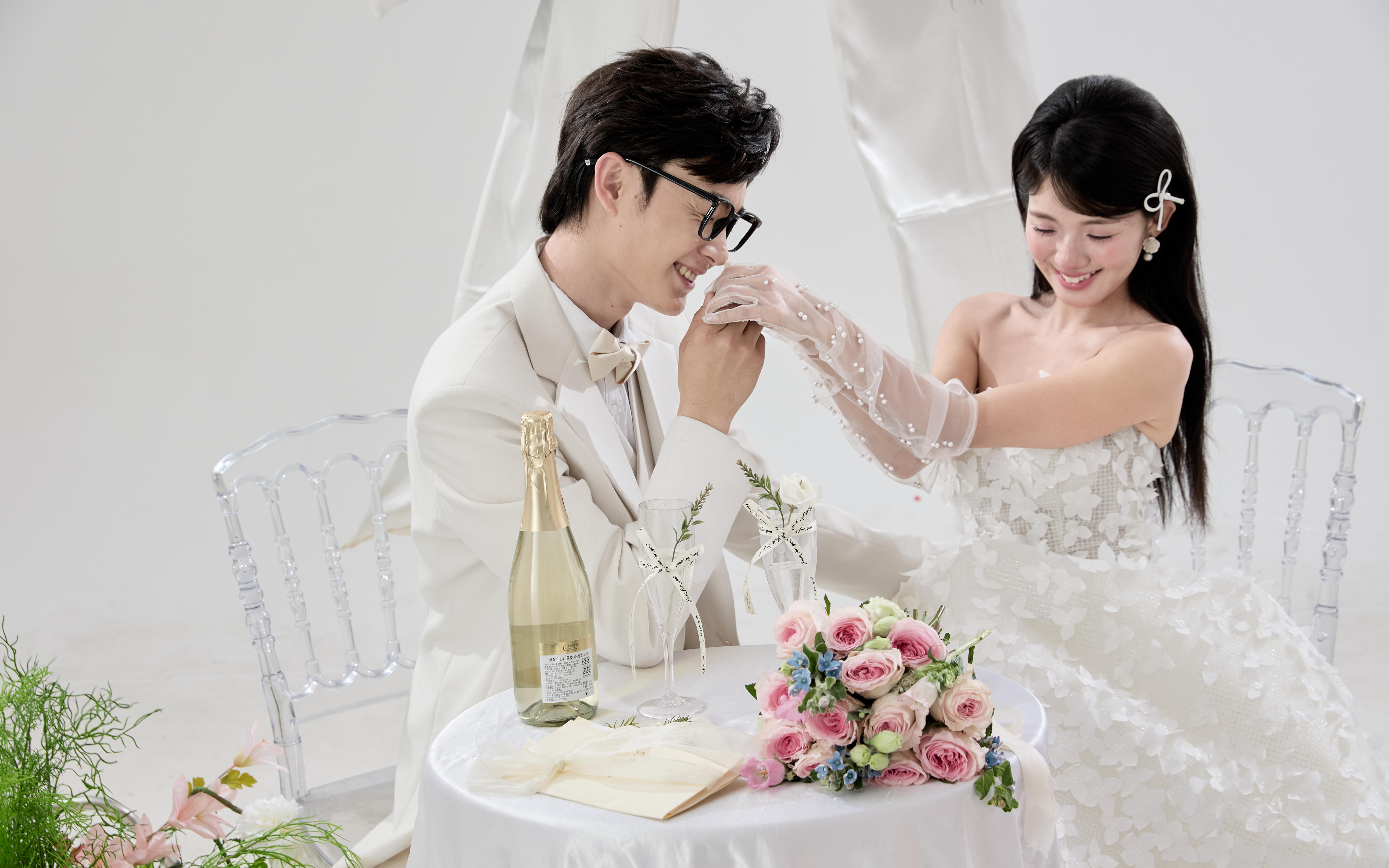被夸爆的大蝴蝶结🎀婚纱照超有氛围感~