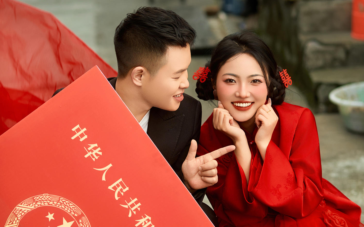 甜度滿分??的喜嫁婚紗照??老街街頭