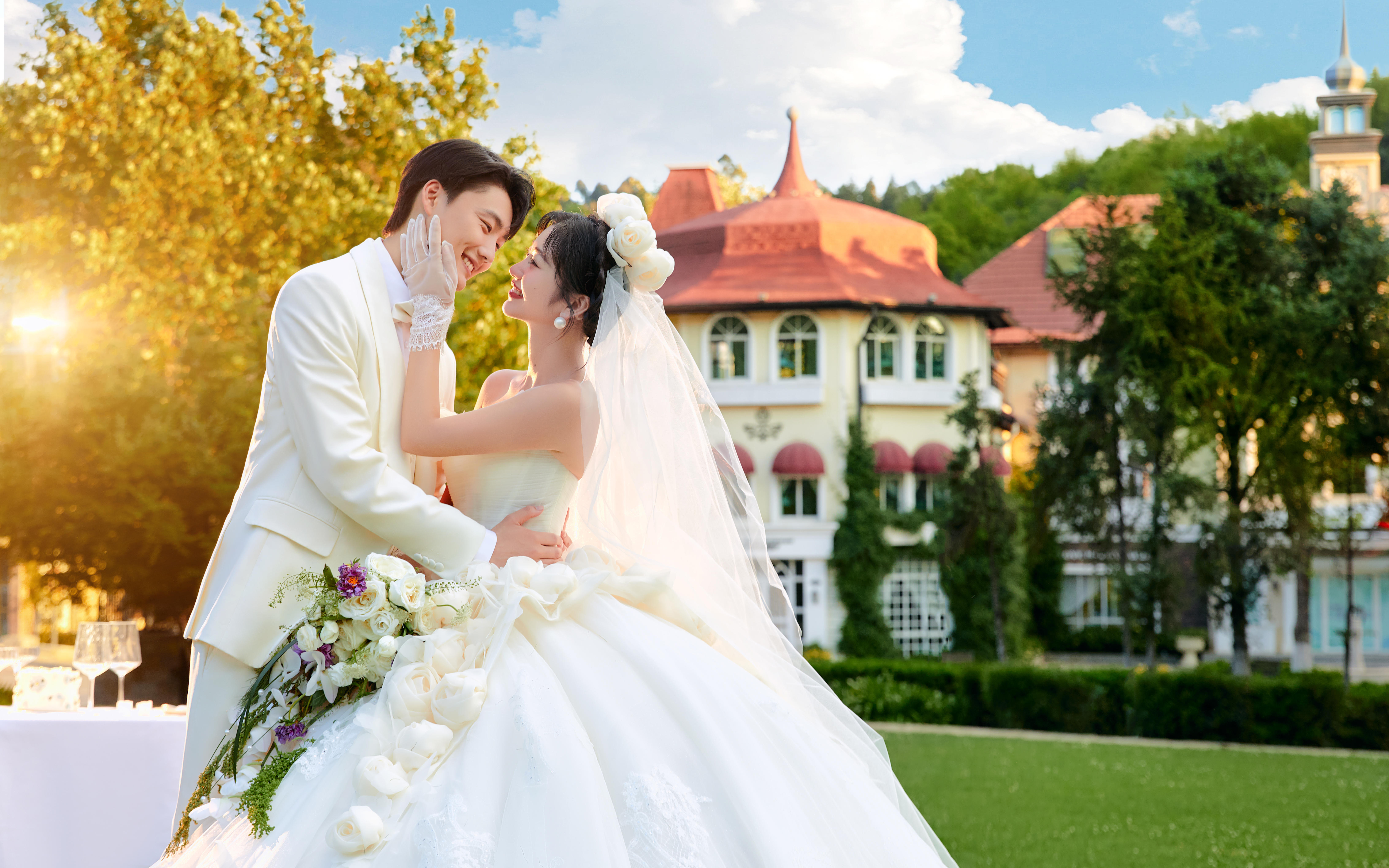 谁懂这感觉🤩突然就get到法式草坪婚纱照✨