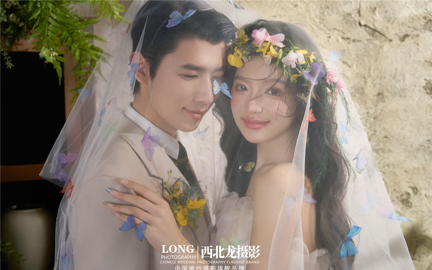 春夏婚纱照这样拍🌸法式花房氛围感太出片！