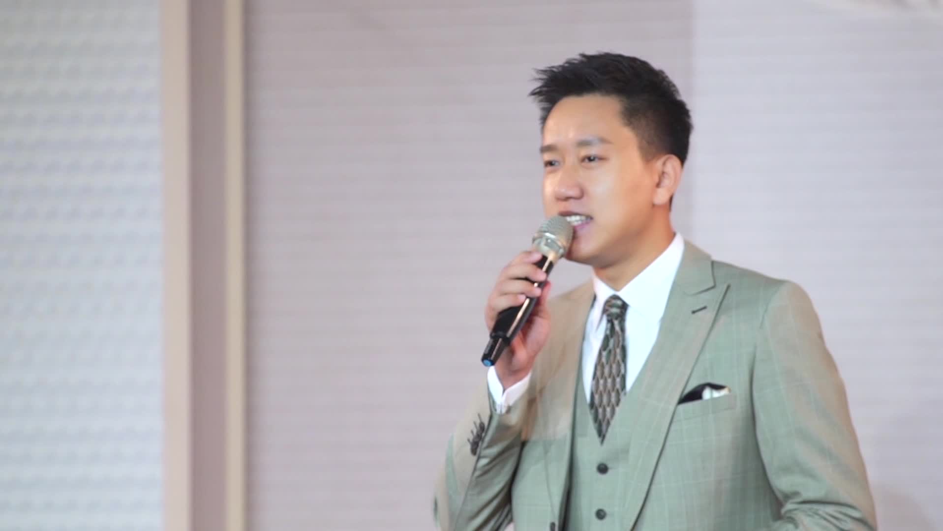 天呐！可以拥有明星同款主持人啦！