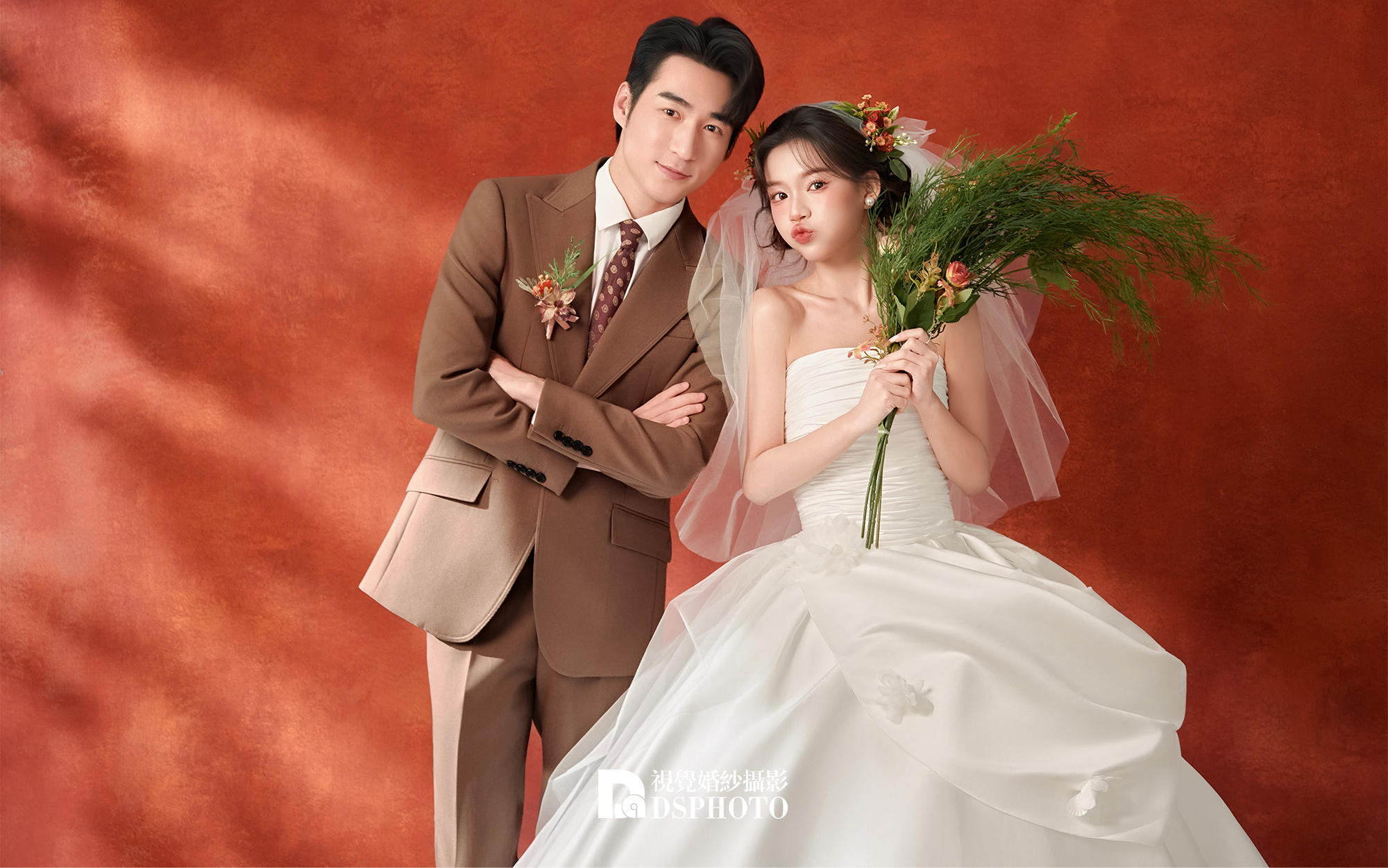 婚紗照一定要試試暖紅色！??甜暖氛圍感直接拉滿～