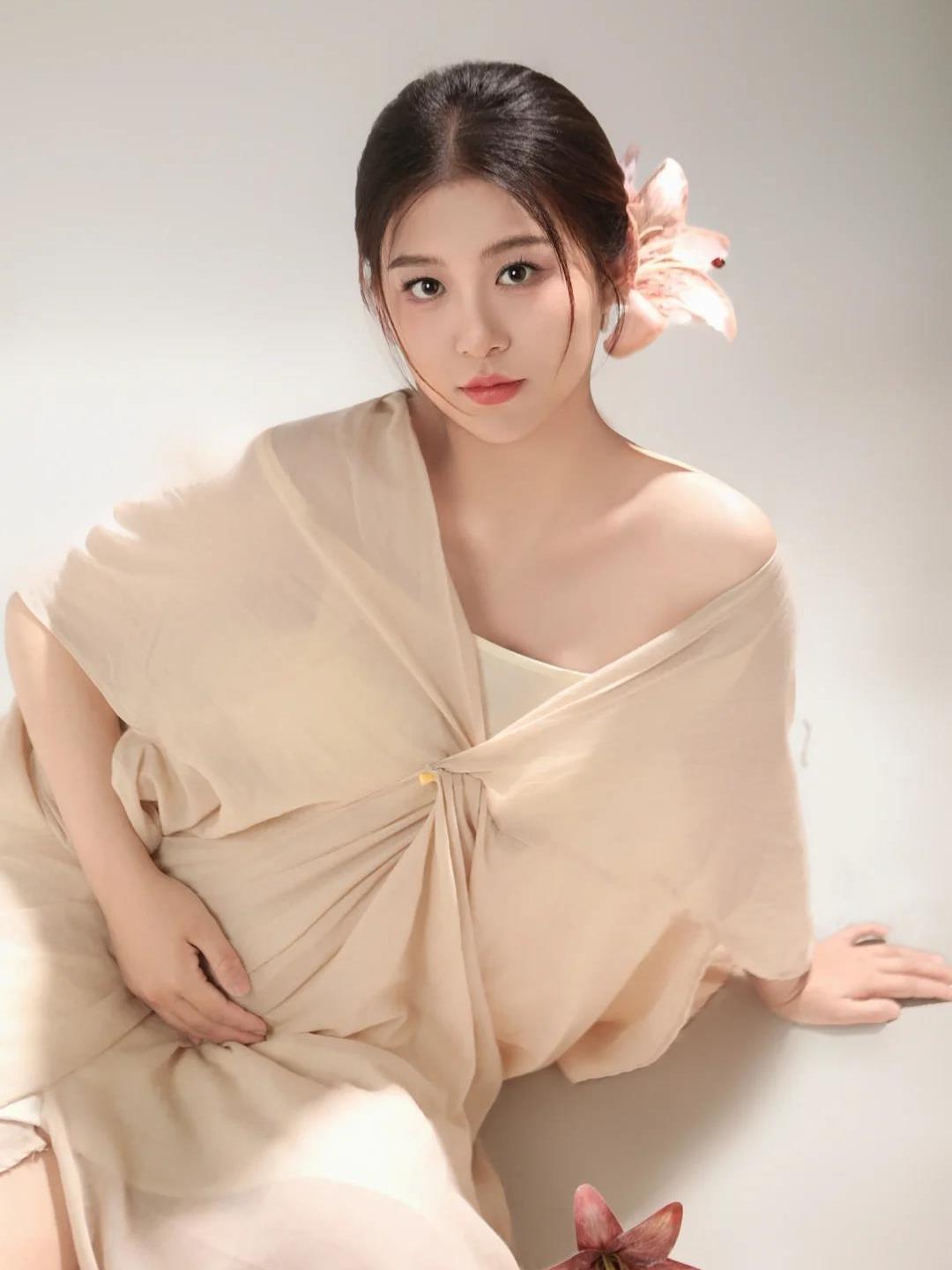 中式孕妇照