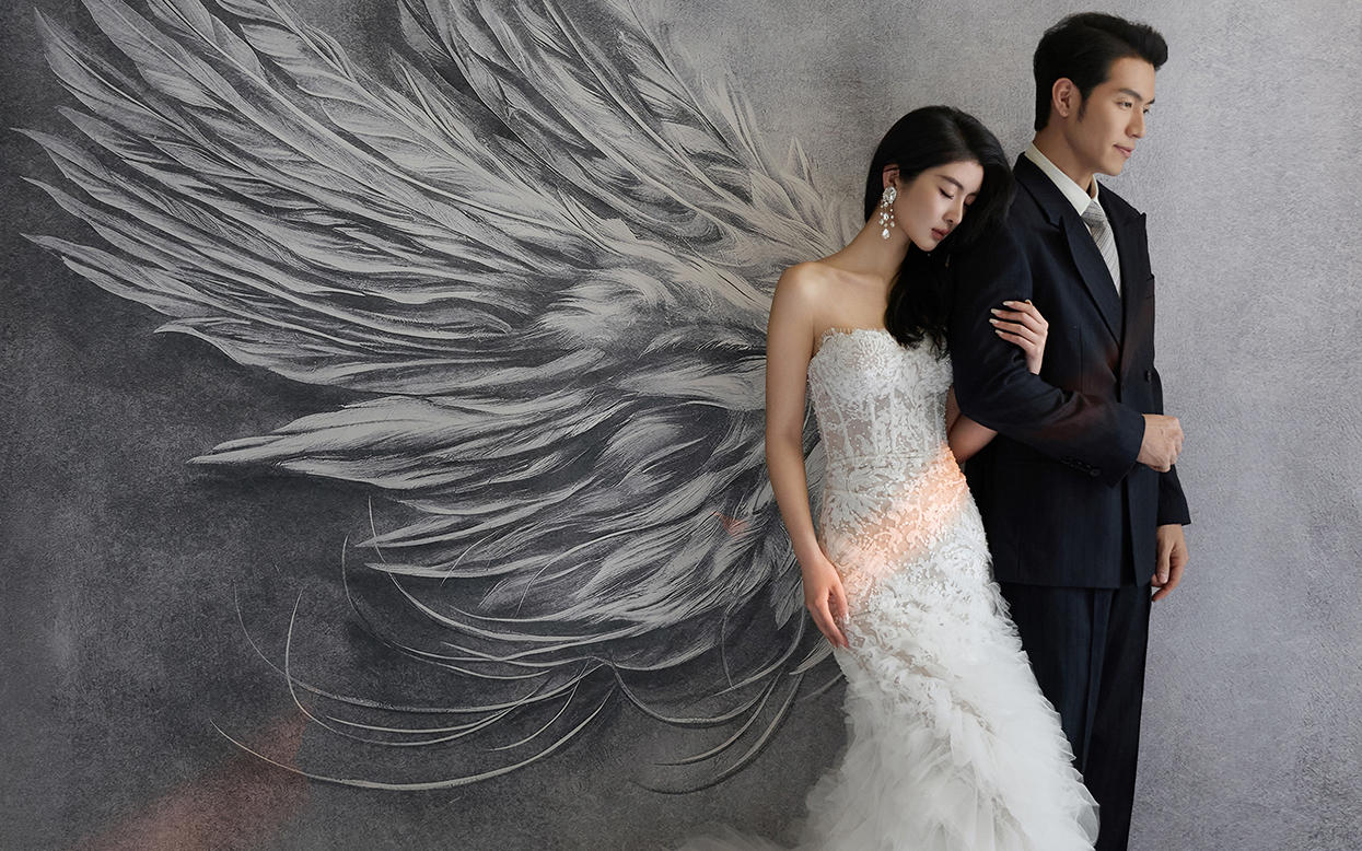 羽翼载着温柔 时光镌刻深情 爱意漫过余生