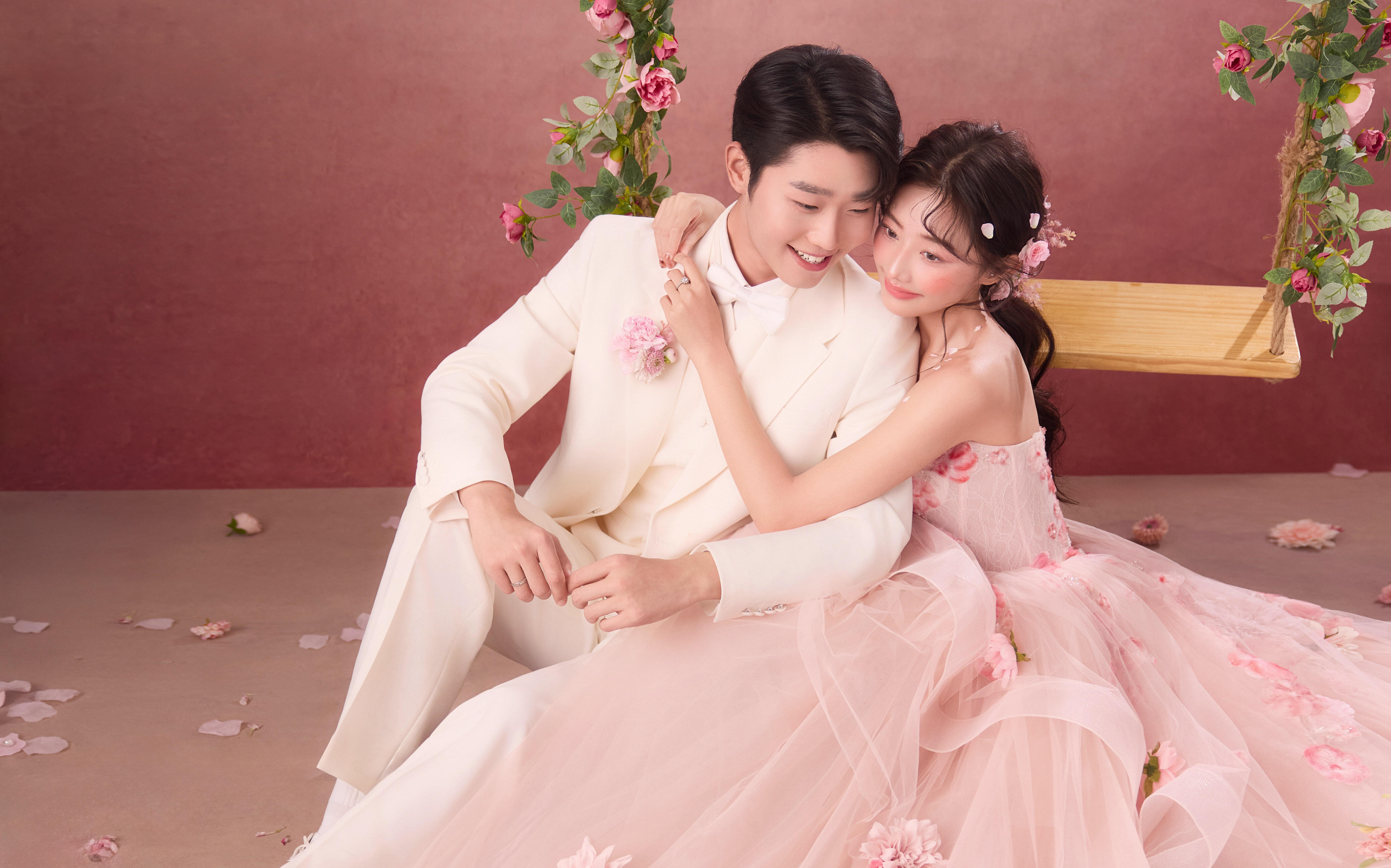 把少女心事揉进粉纱油画里的婚纱照🎀超甜