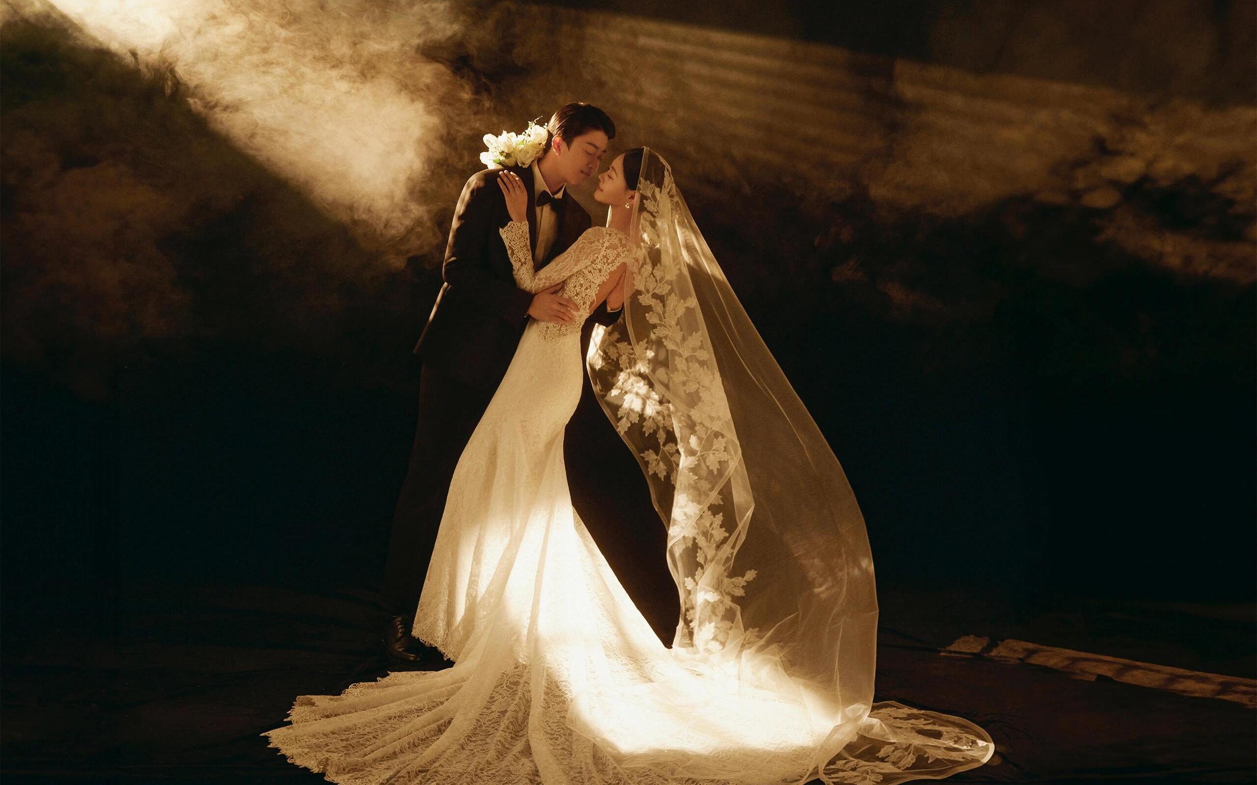 在只属于我们的小世界里 每一缕光都说着“我爱你”