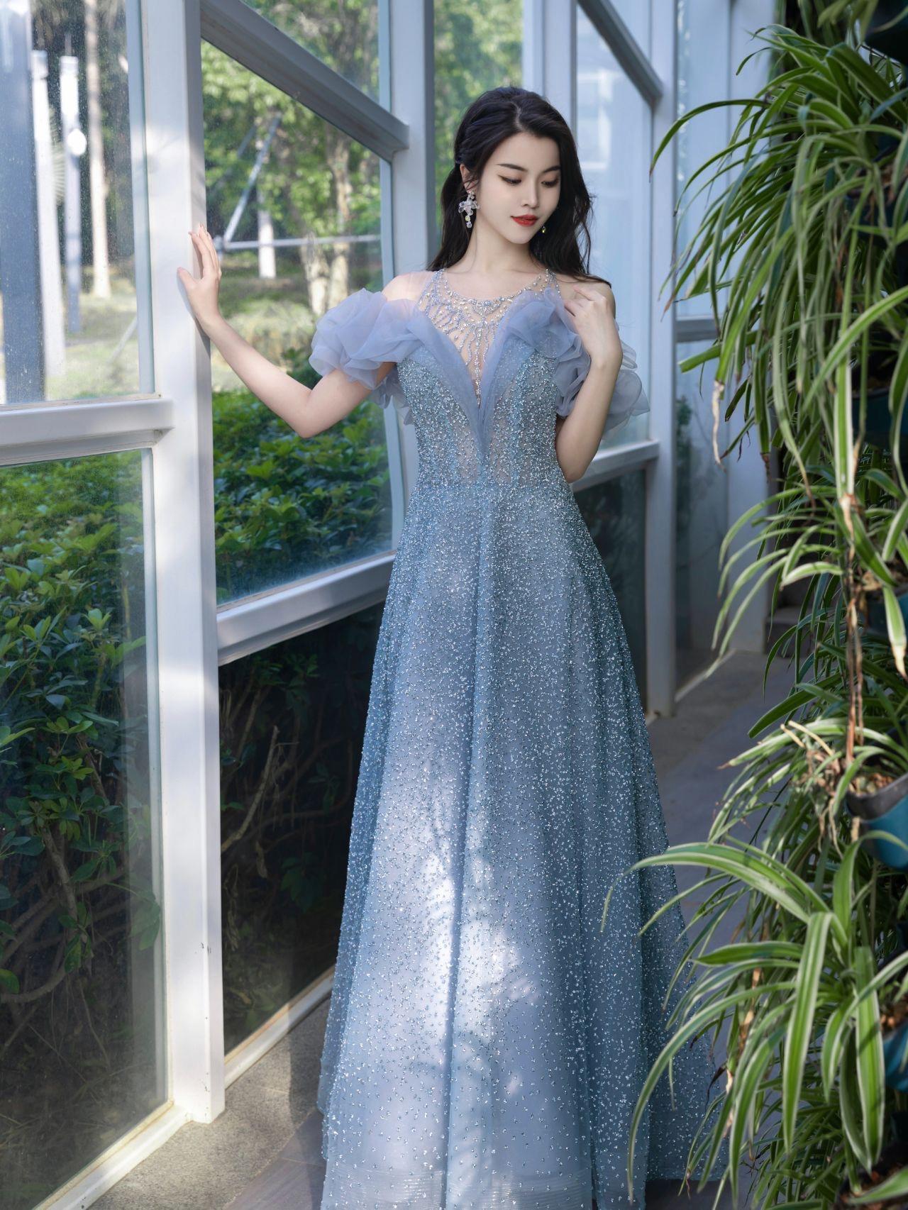 清新蓝网纱星空轻奢礼服