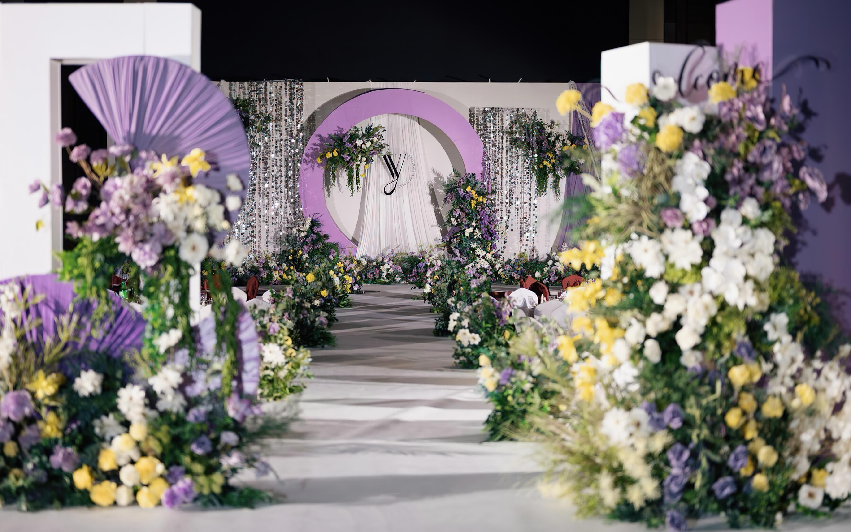 淡雅紫调，柔和静谧