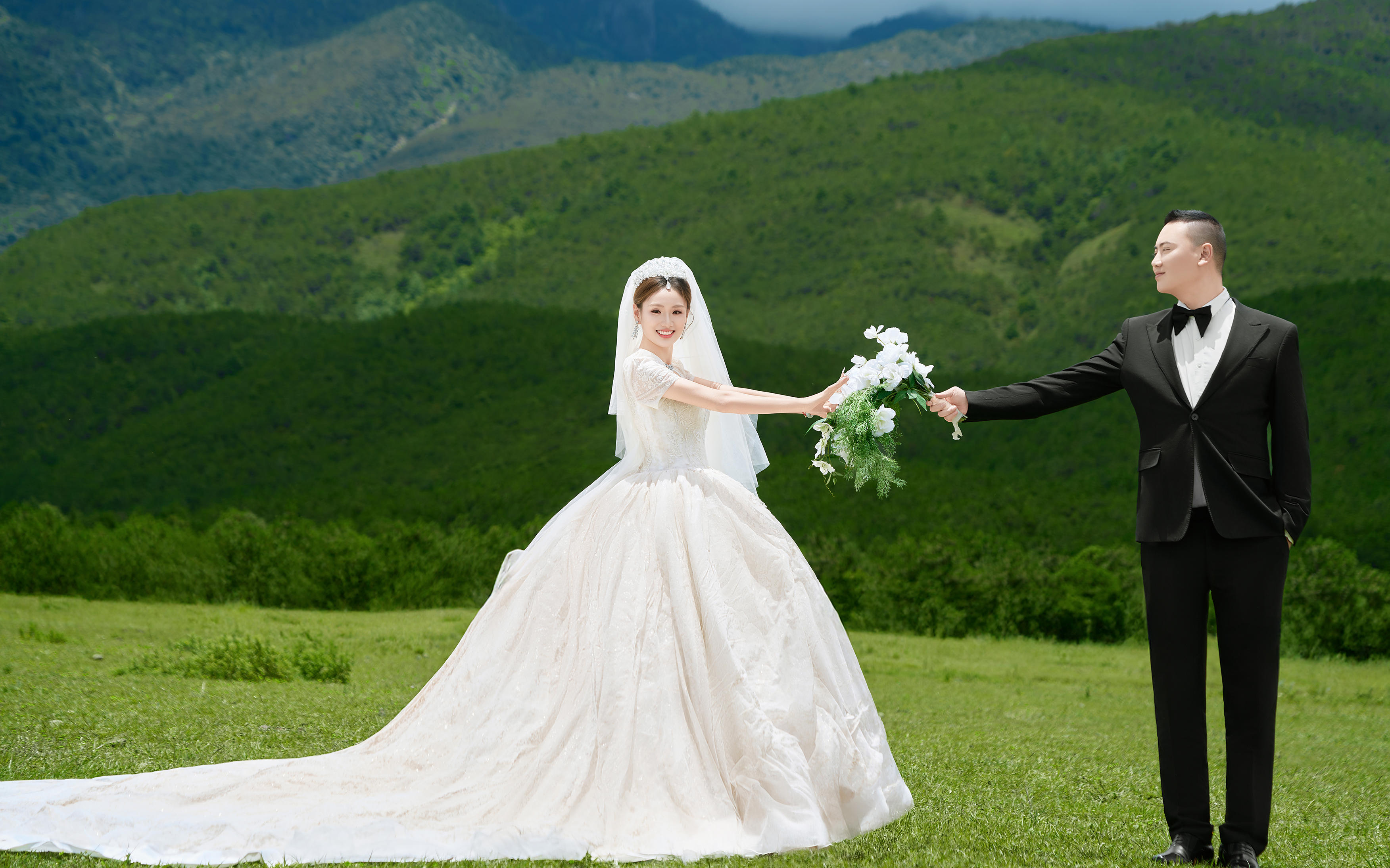 丽江旅拍｜在雪山圣湖的瞳孔里私定终身