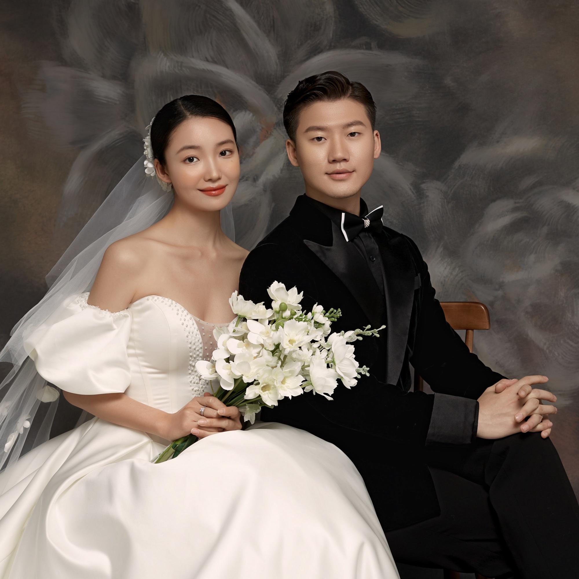 2021火爆朋友圈的高级油画婚纱照