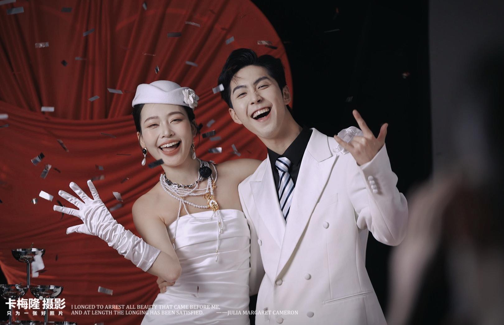 ??所有等候，終有回響 ??卡梅隆全新婚紗照系列