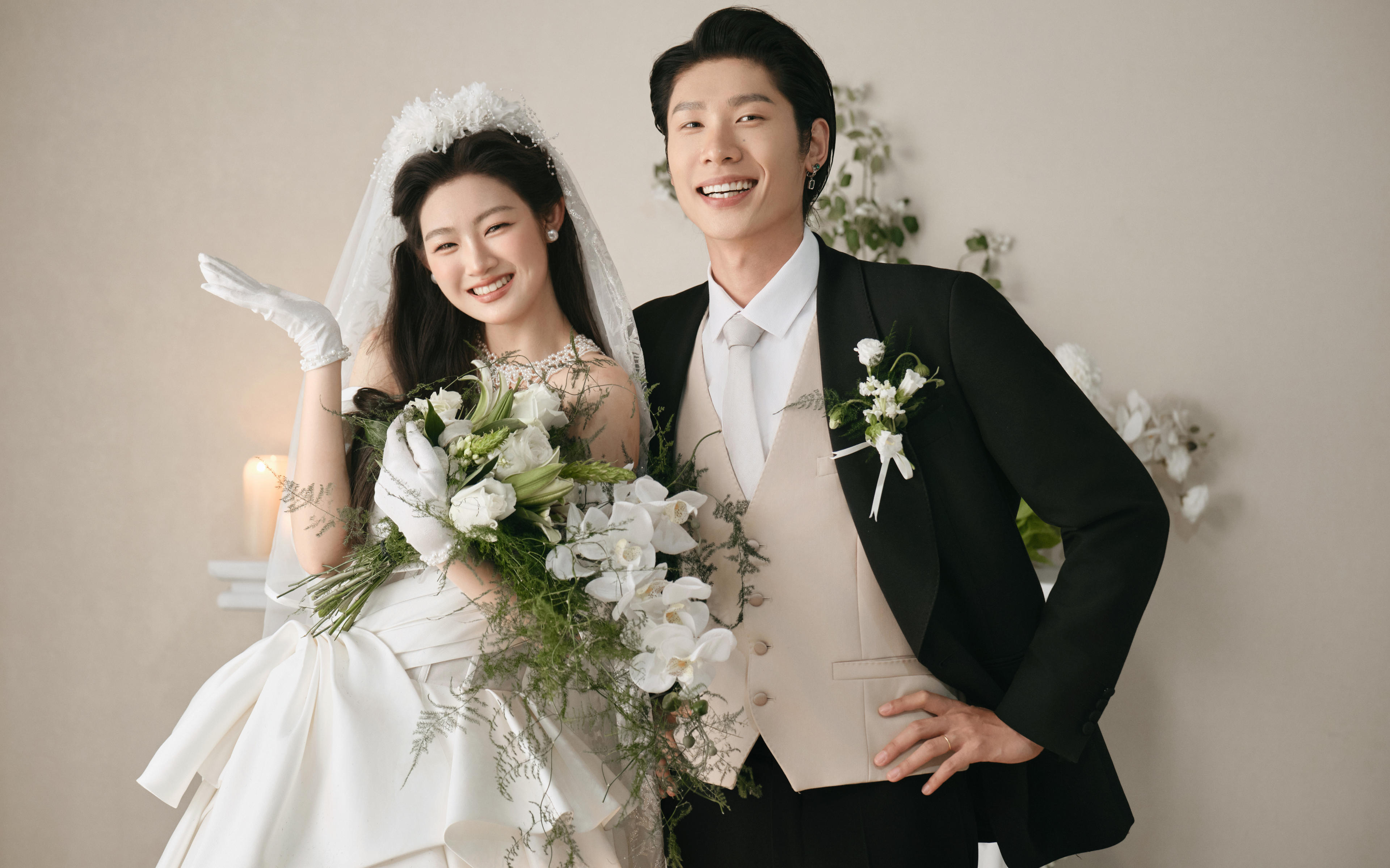《丽舍香颂》室内极简韩式鲜花造型仪式感婚纱照