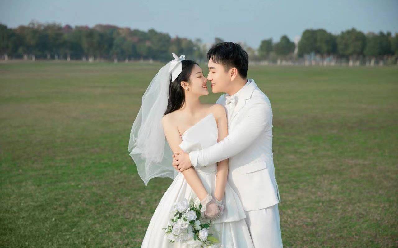 婚纱照内 外景+底片全送，一键get新风格