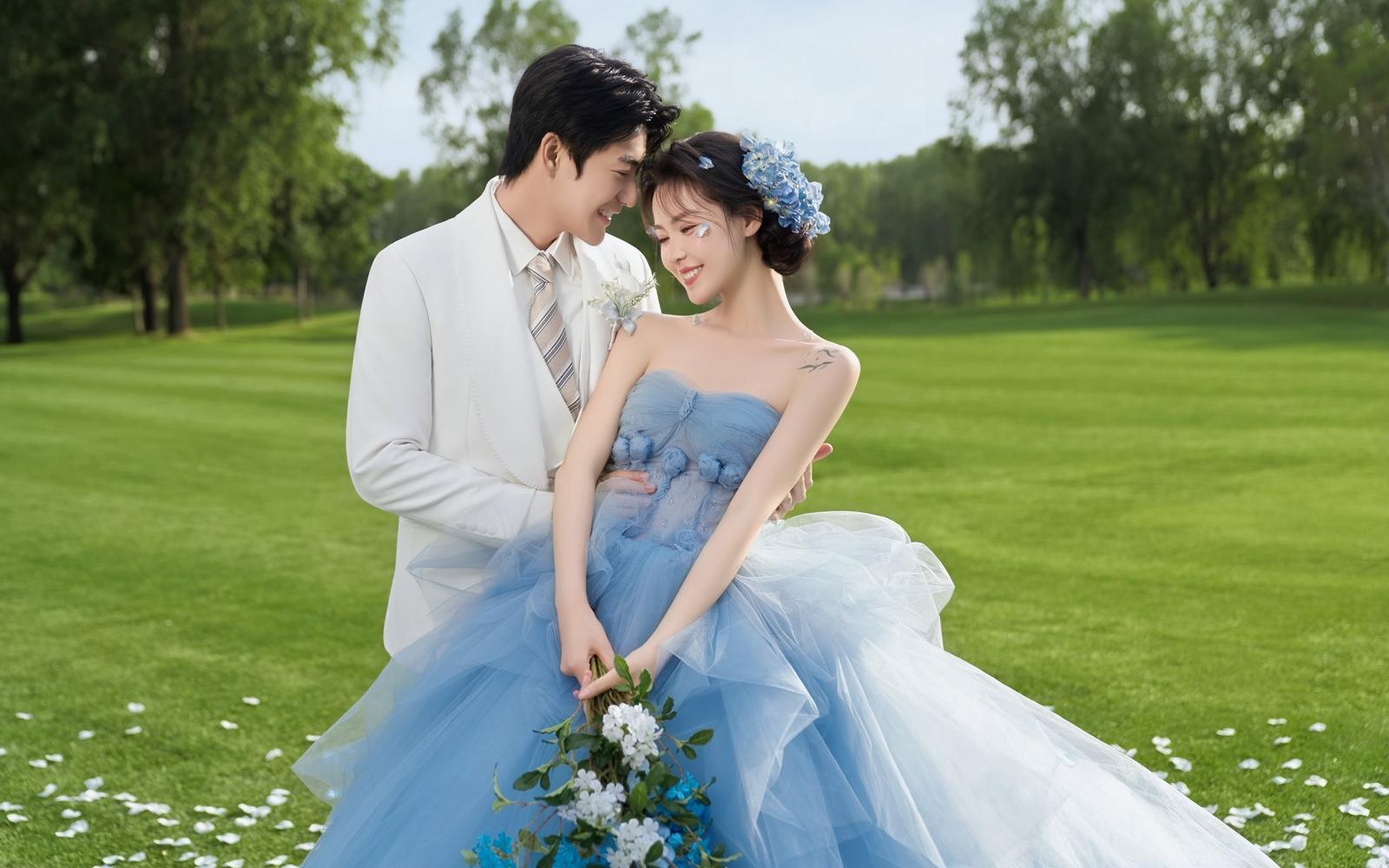 美到犯规🍃春夏必拍的蓝色公主风草坪婚纱照