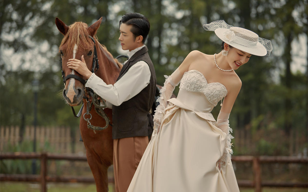 法式复古婚纱照｜在森林里邂逅一场浪漫