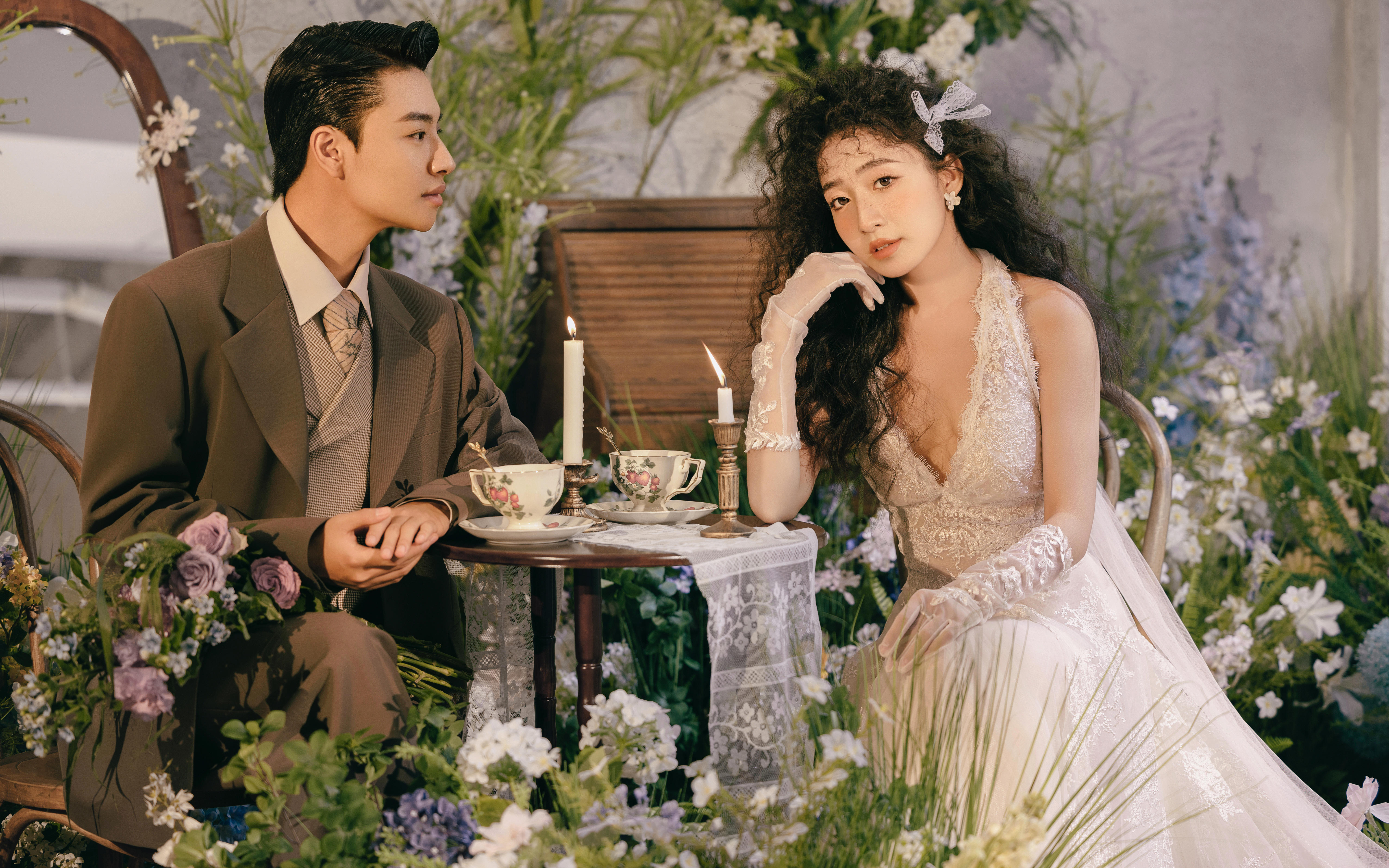 不喜欢跟风‼️拍了组小众高级的油画风婚纱照