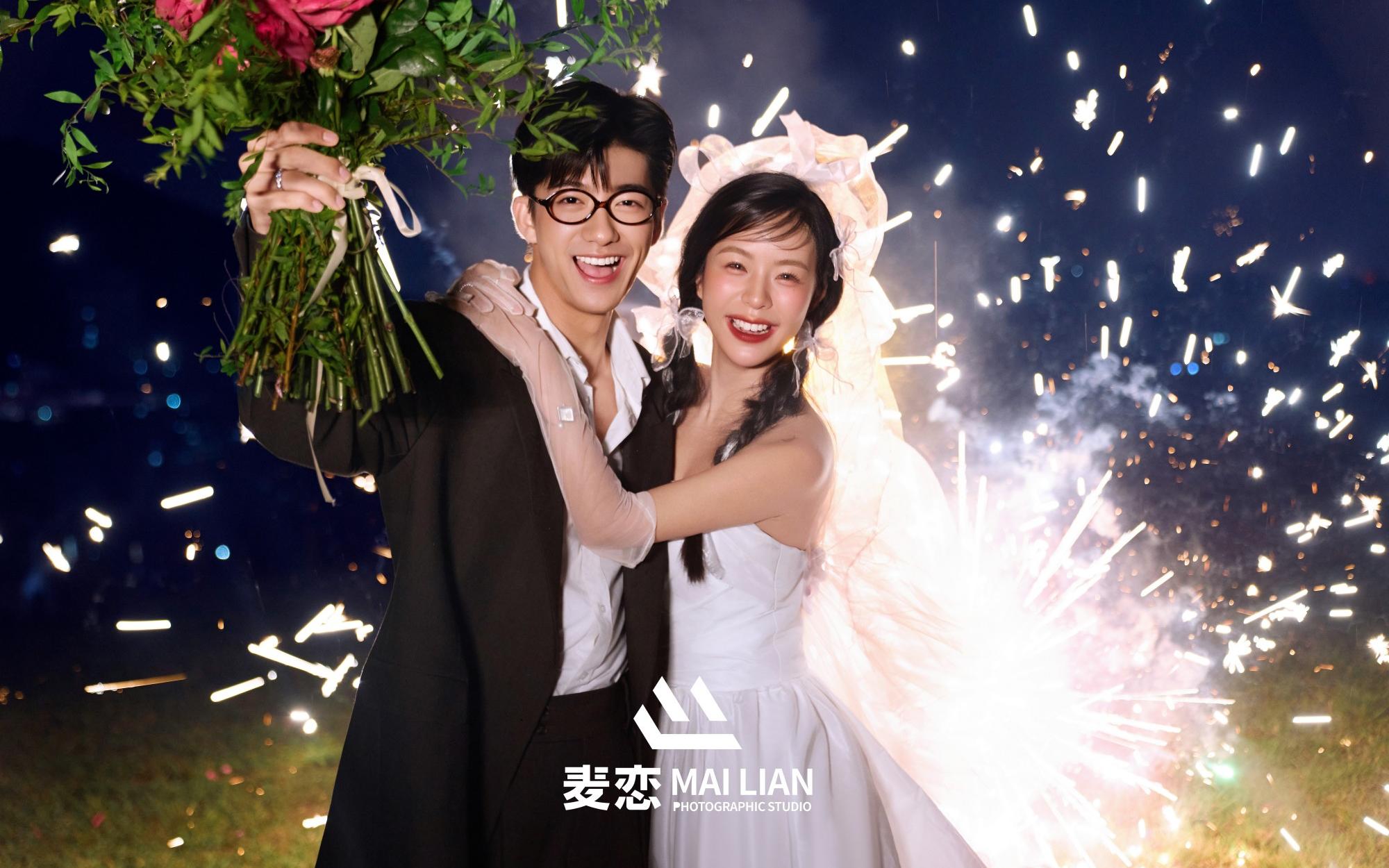 好喜歡山頂夜景婚紗照啊??自由生命力爆棚