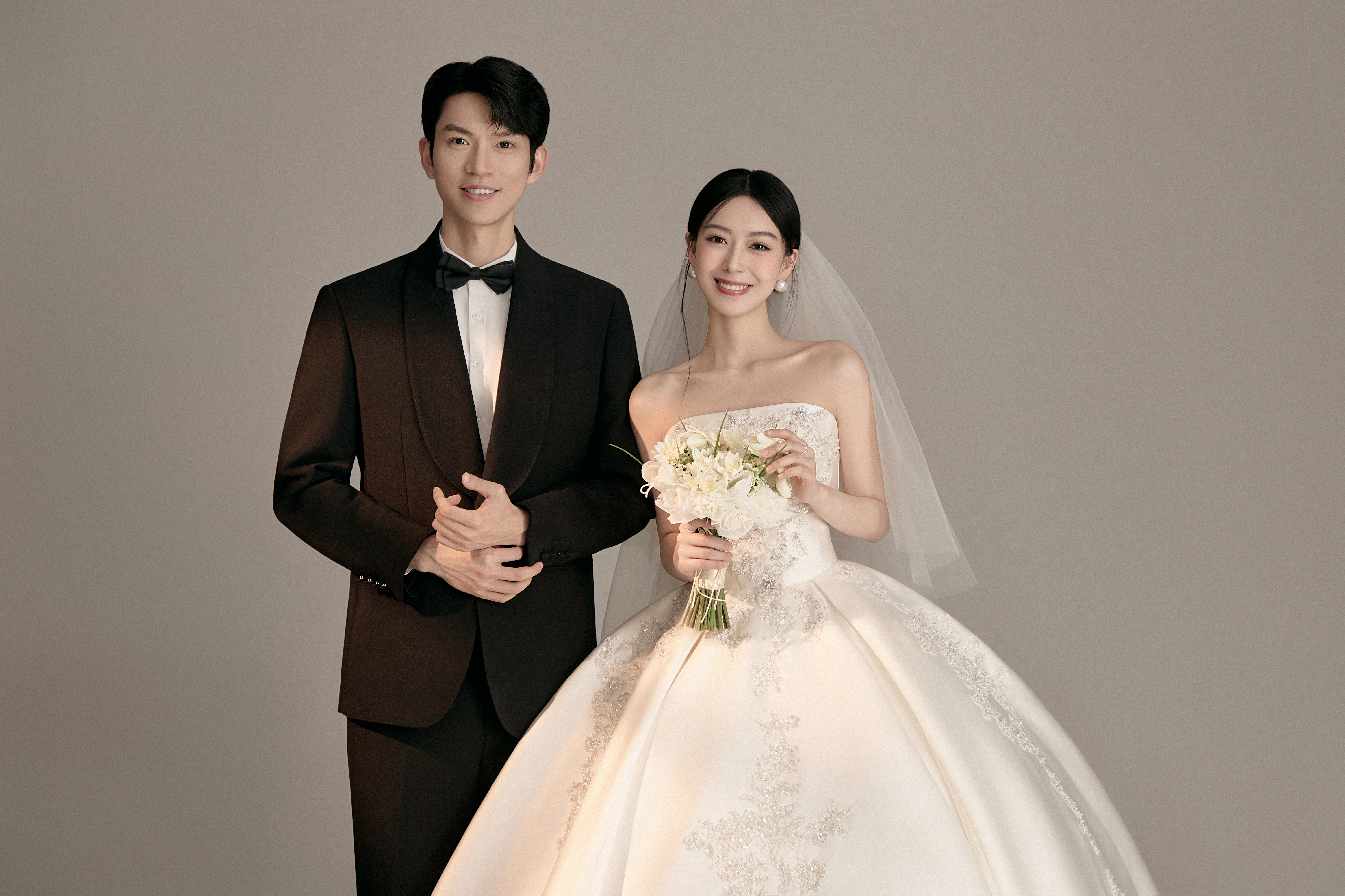 ▶特惠婚纱照+一口价全包+6服6造