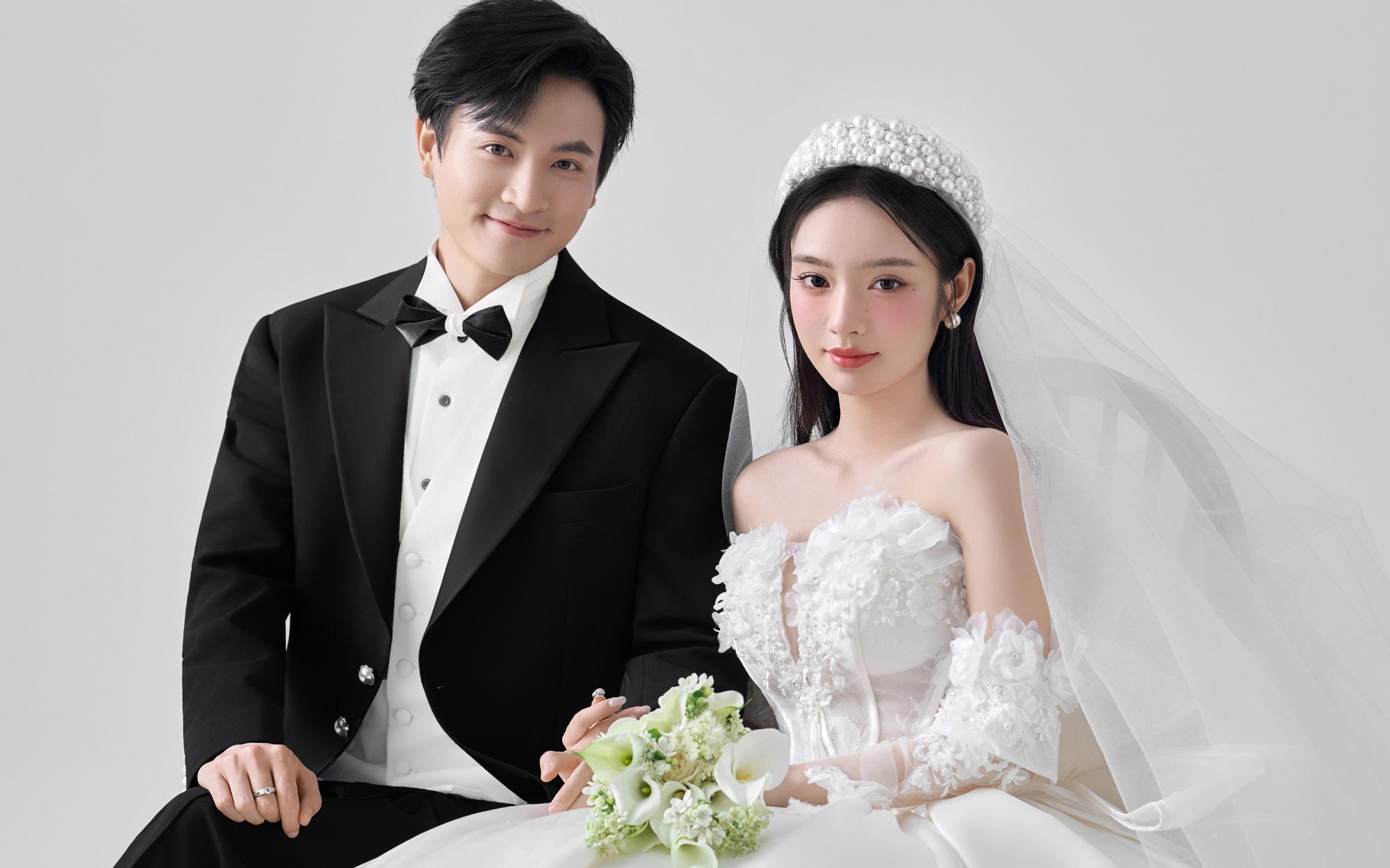 极简背景里的浪漫✨甜得刚好不腻