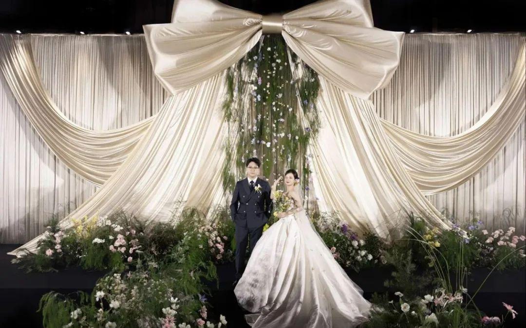 韓式蝴蝶結(jié)香檳色婚禮