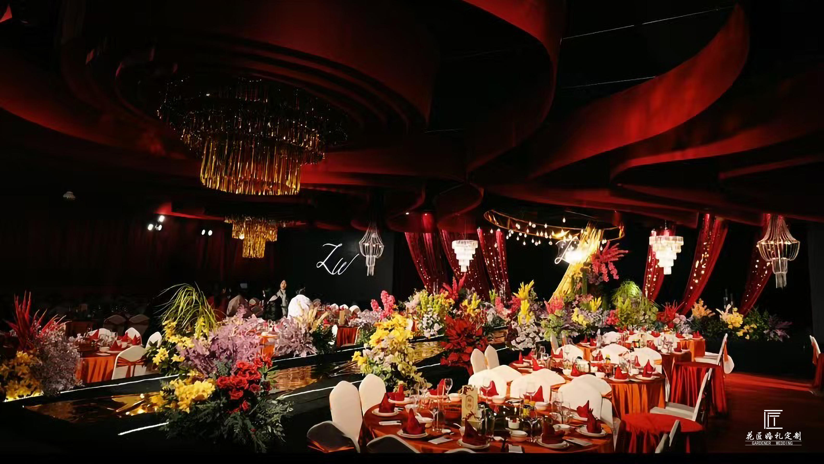 輕盈改造大棚打造婚禮空間