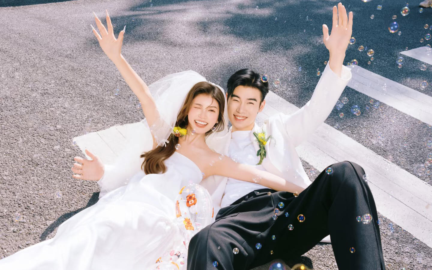 【优格】生命力满屏的街拍胶片感婚纱照来啦