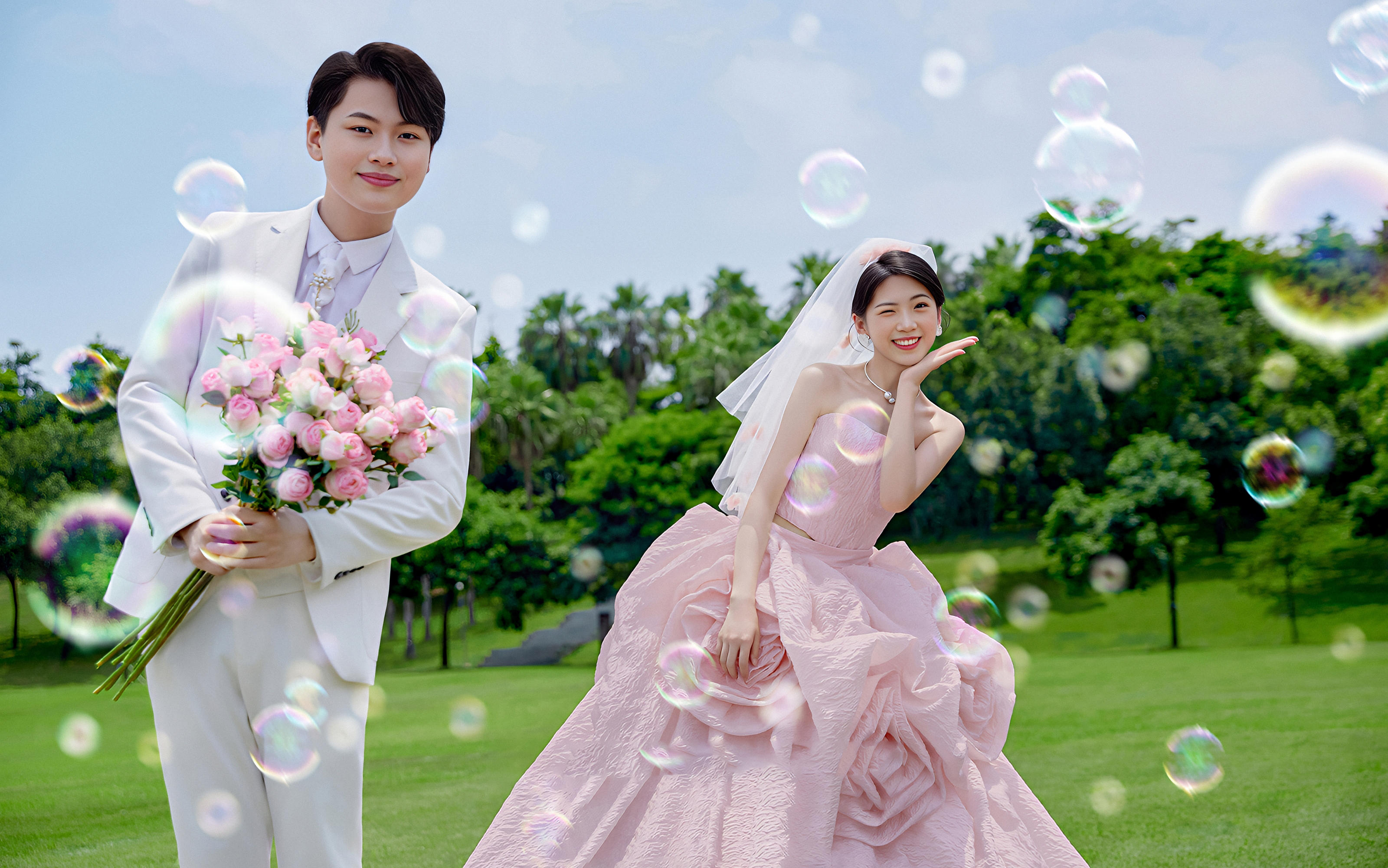 太爱小清新草坪婚纱照啦🍃元气满满超心动💕