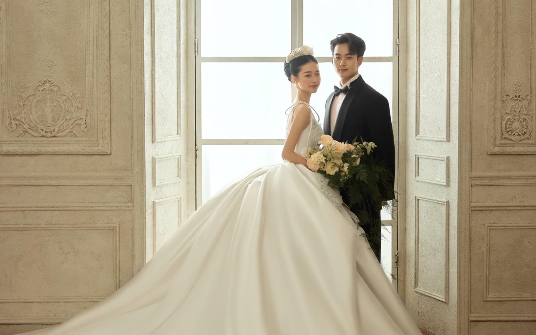 真的無(wú)法拒絕??復(fù)古婚紗照的高級(jí)感太絕了