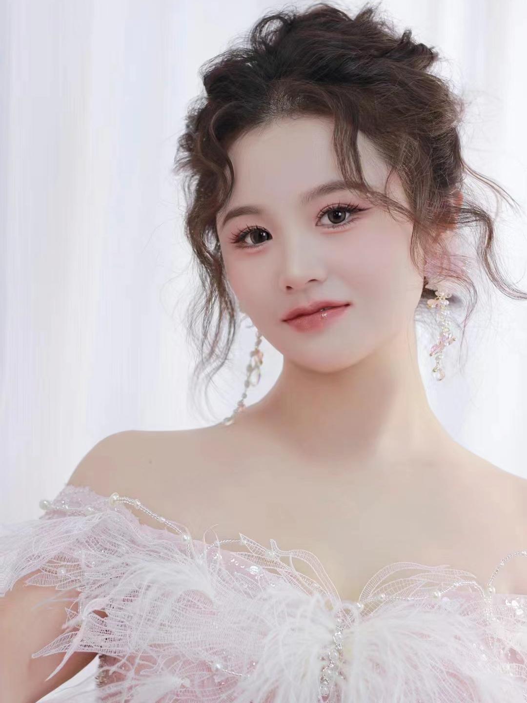 蜜恋美学  创始人+副化全天跟妆赠妈妈妆伴娘妆