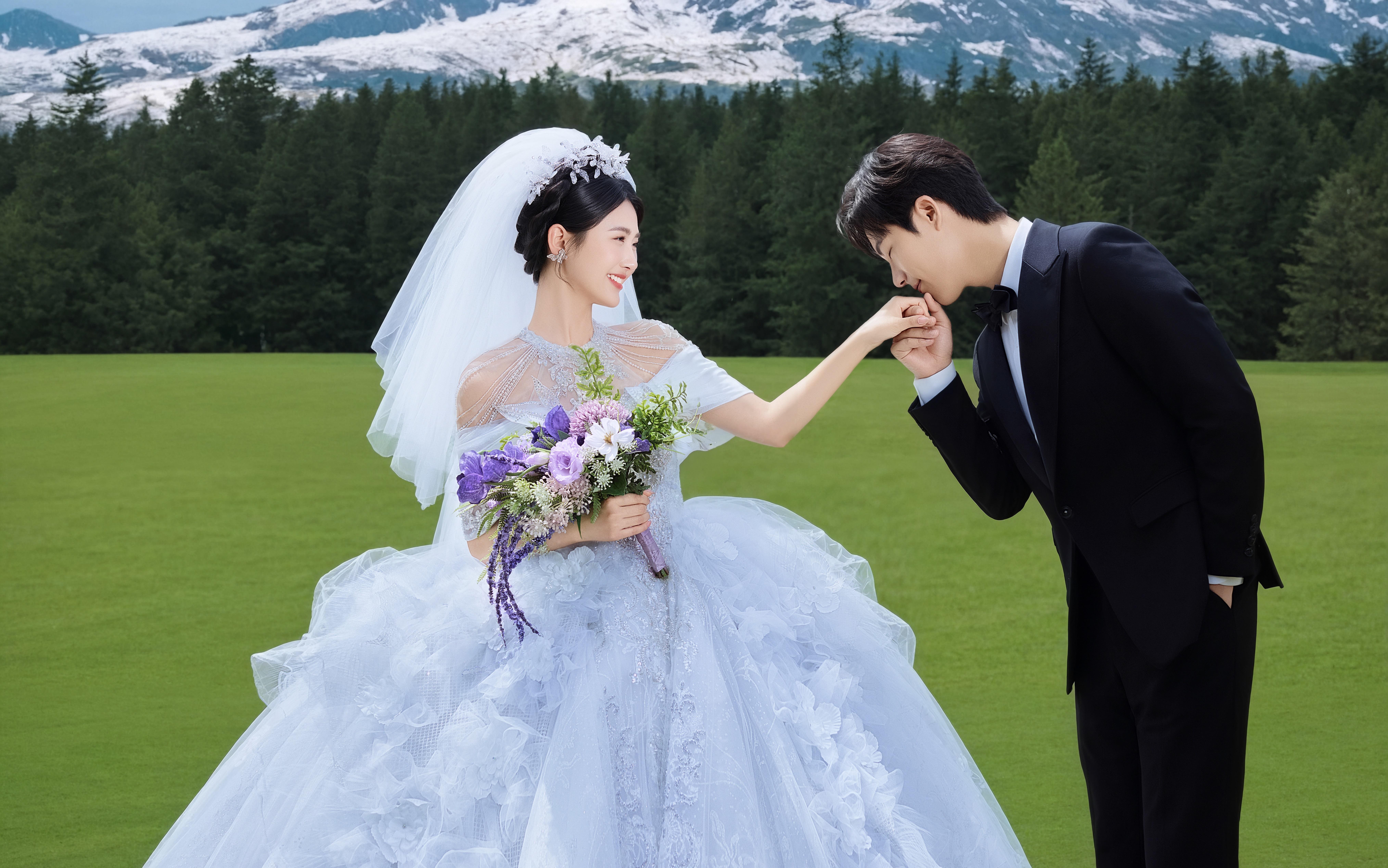 不是丽江，而是在文山普者黑拍的雪山云杉坪