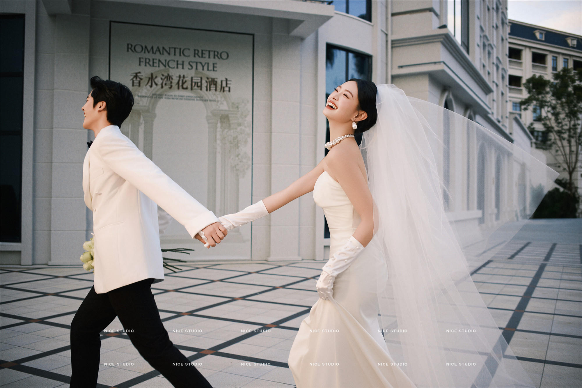 香水湾的风，吹来了我们的浪漫