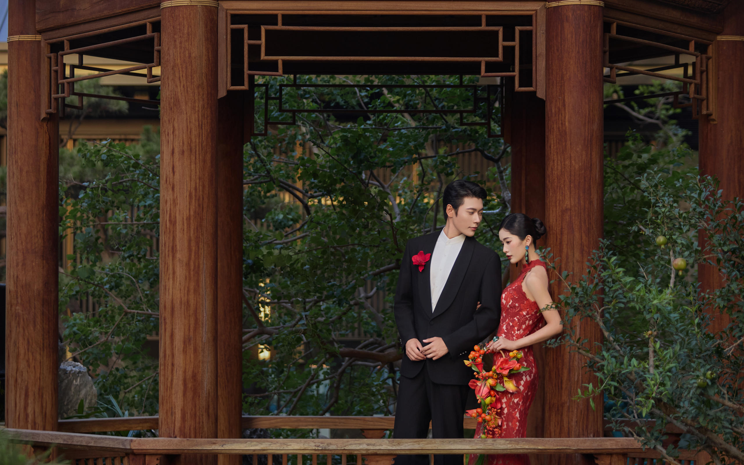 『中國(guó)紅』旗袍??東方美學(xué)新中式婚紗照