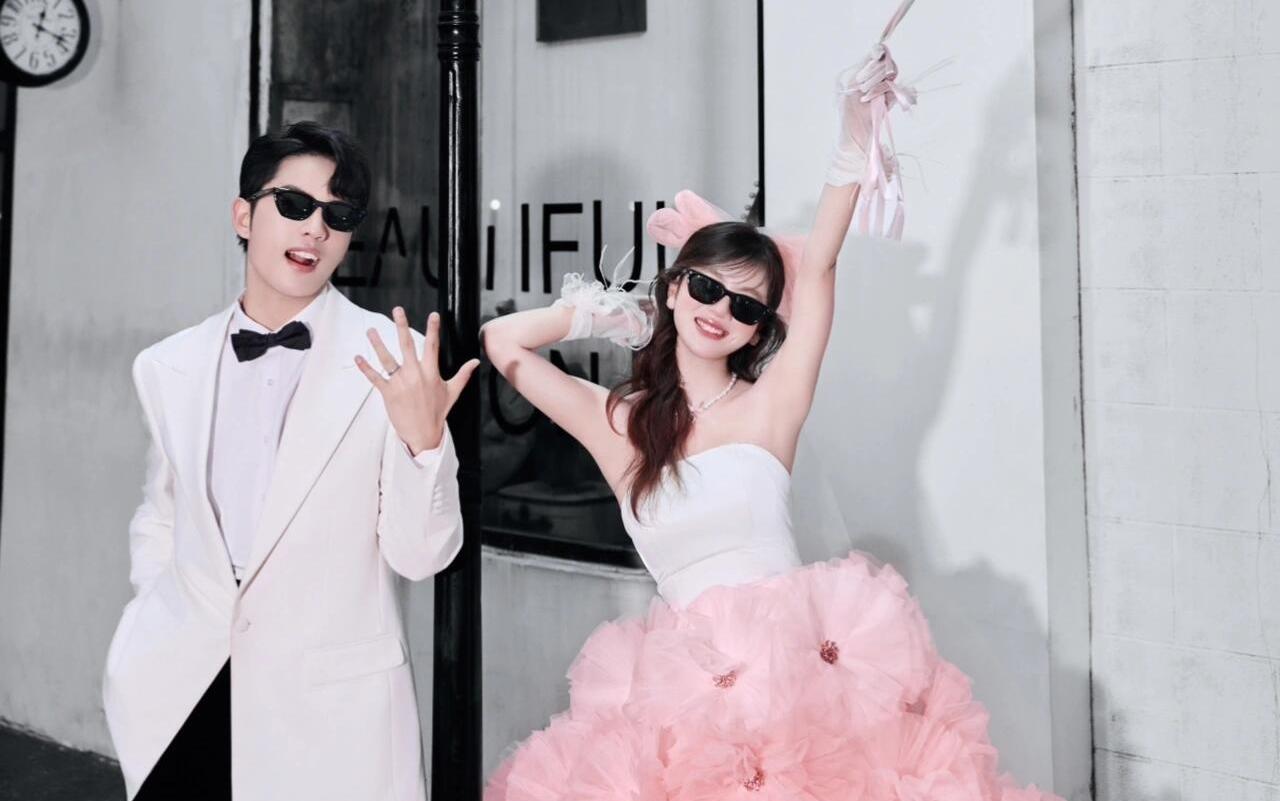 外景婚纱照这样拍浪漫氛围拉满，长辈都狂夸