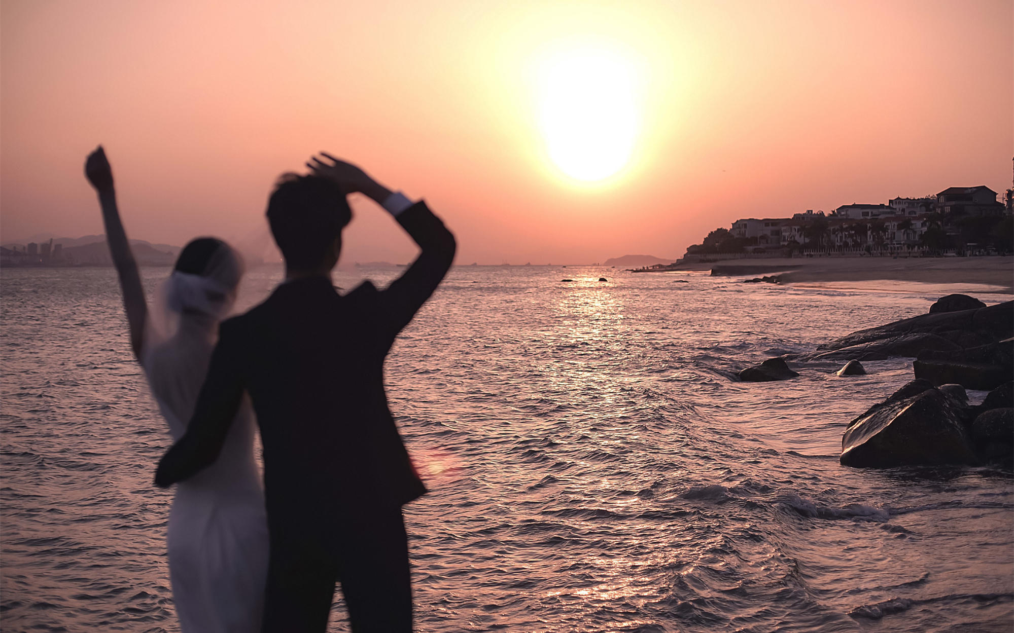 夕陽(yáng)海景婚紗照|我們的愛(ài)意如大海如暖陽(yáng)