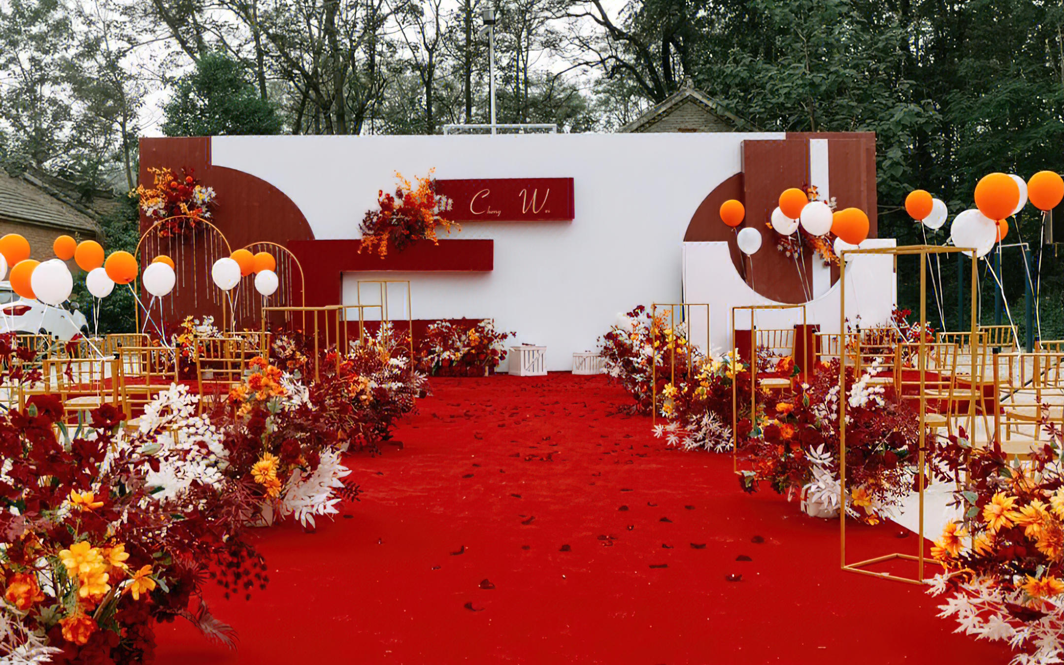 紅韻戶外，浪漫成詩