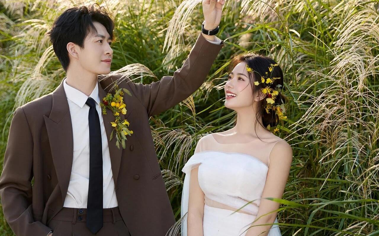 與秋日共舞！蘆葦婚紗照真的太喜歡了！