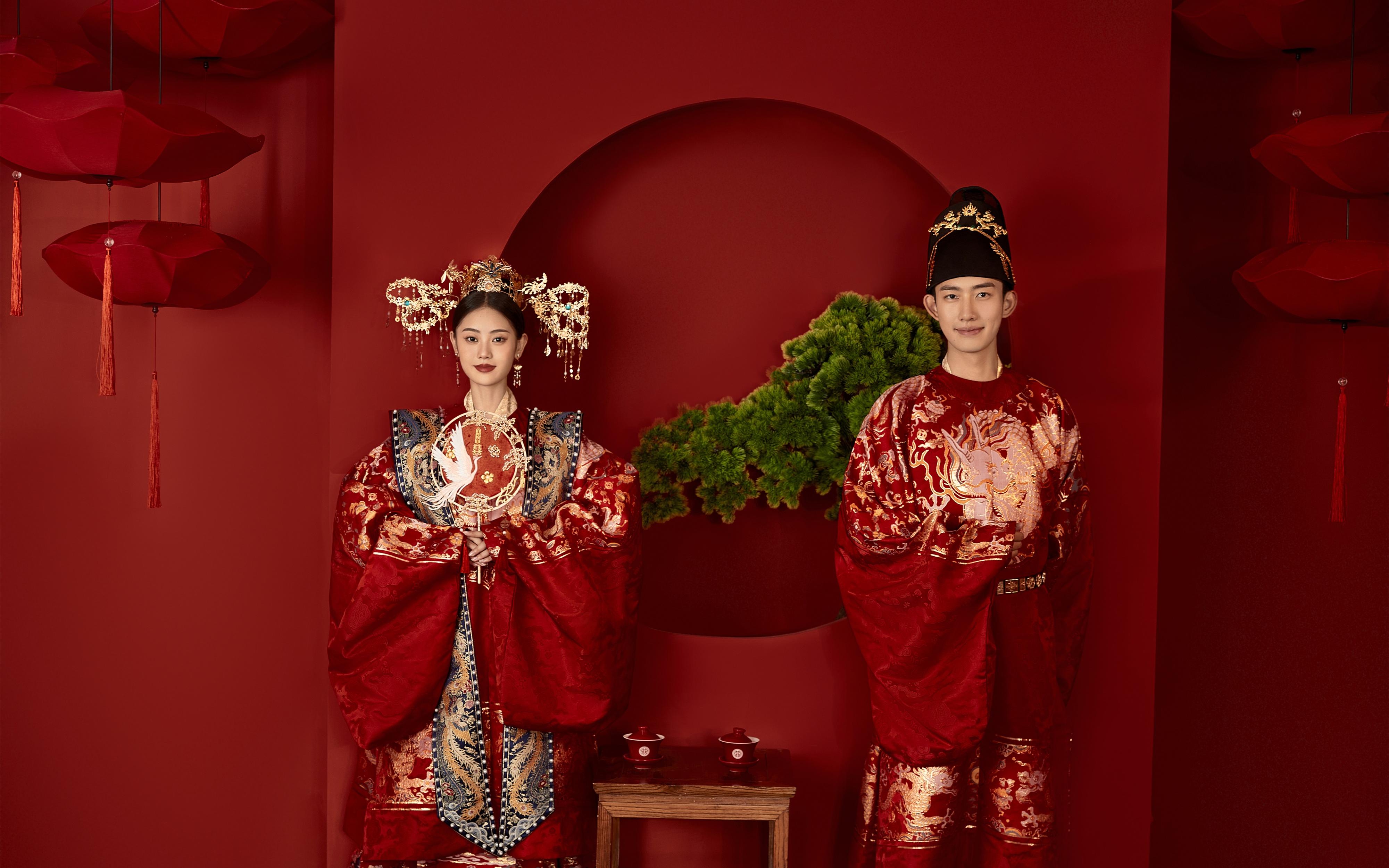 中式國風(fēng)婚紗照 錦衣華服下的東方浪漫美學(xué)