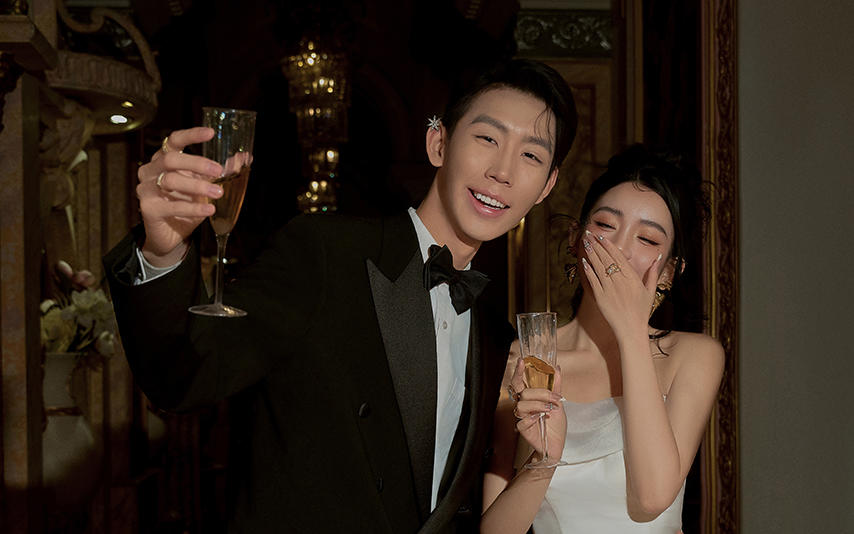 審美提升｜??臨場(chǎng)氛圍感婚紗照