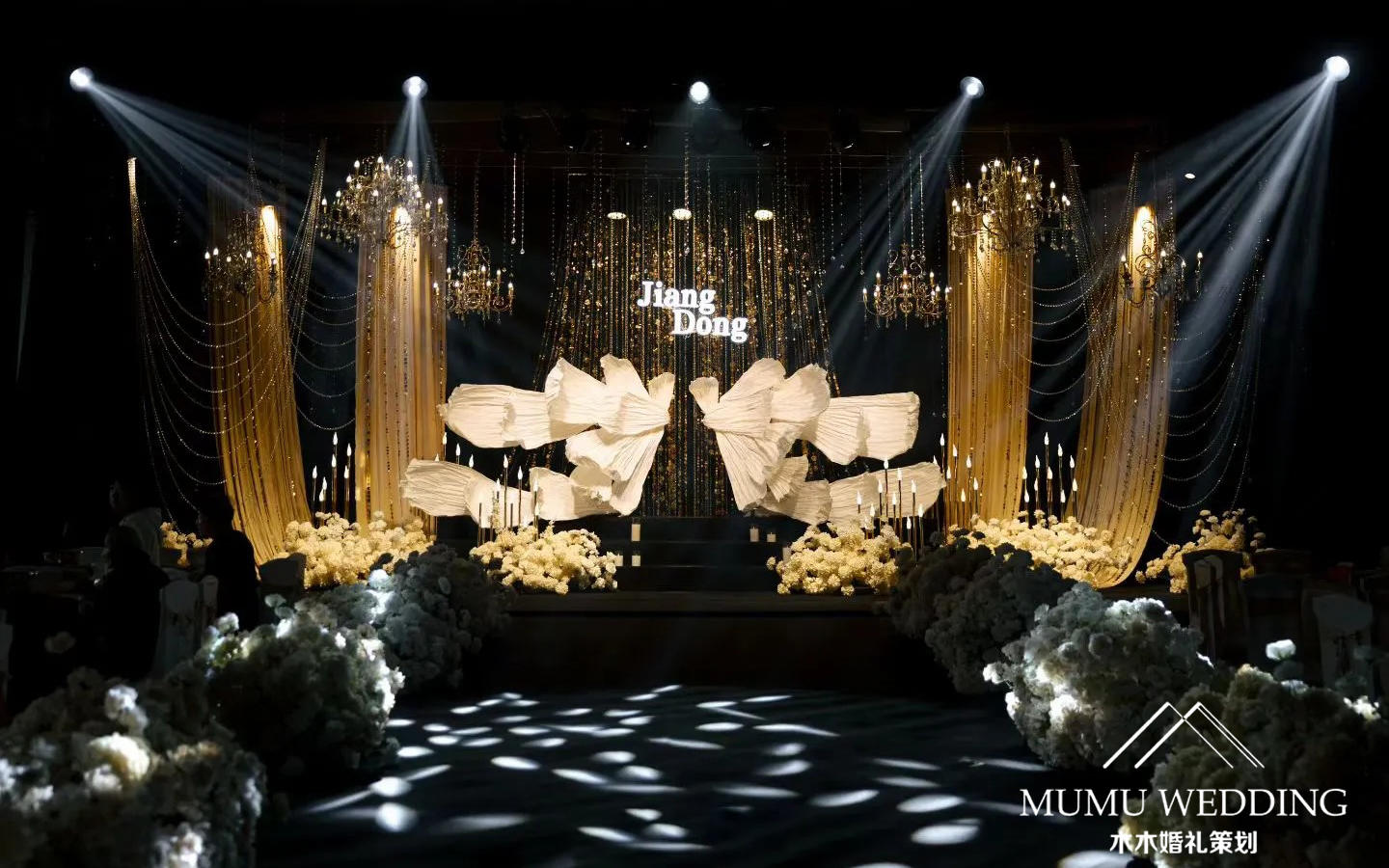 黑金老钱风的低调奢华婚礼，轻奢版