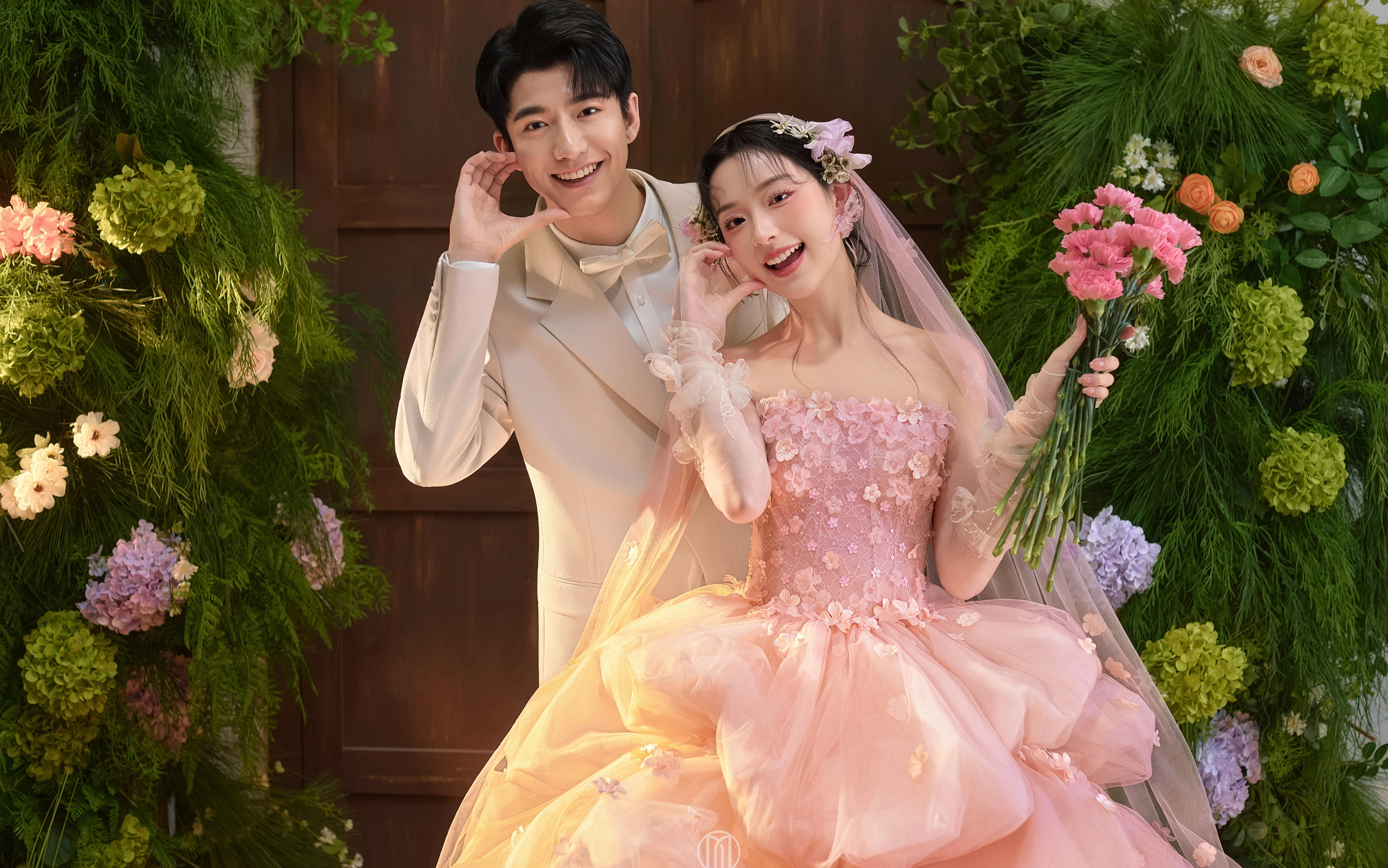 【夏天与你】花神降临‼美到犯规的少女感粉裙婚纱照
