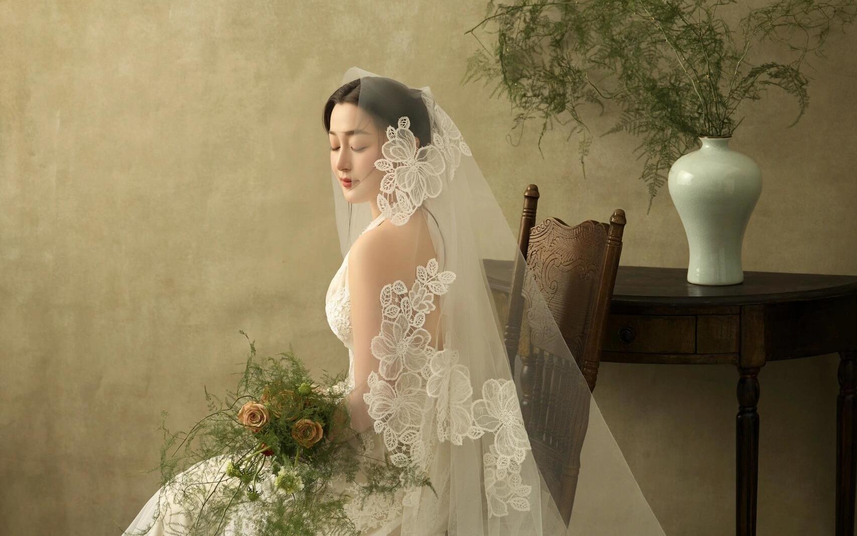 客片分享｜邂逅一场油画里的法式婚纱照