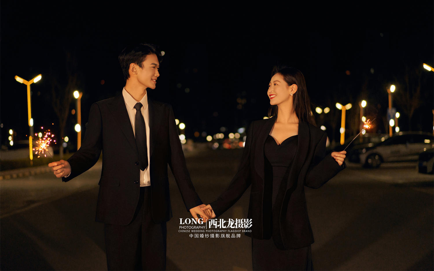紀實氛圍感??自帶濾鏡的夜景婚紗照?。? style=