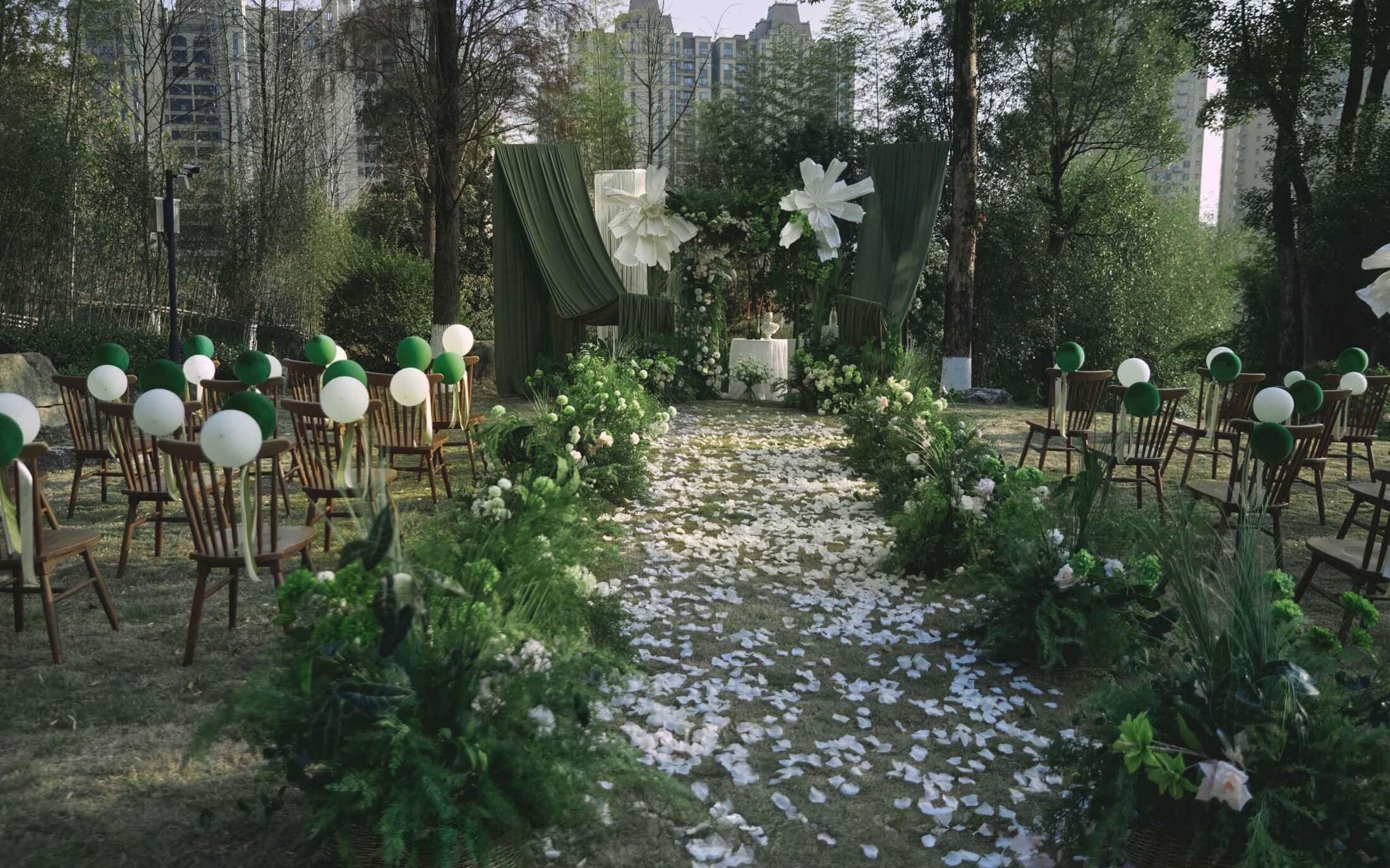 輕森系戶外布幔草坪婚禮