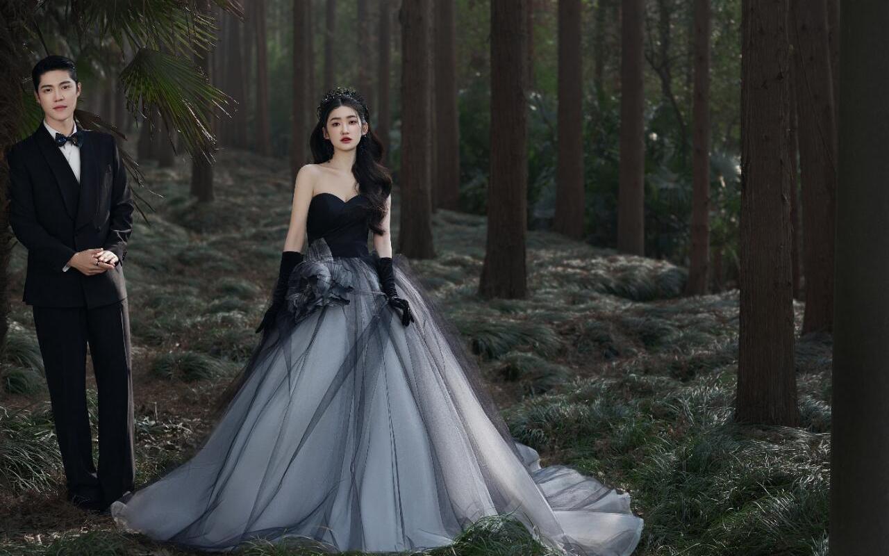 太高级啦 巨美的黑纱森系婚纱照