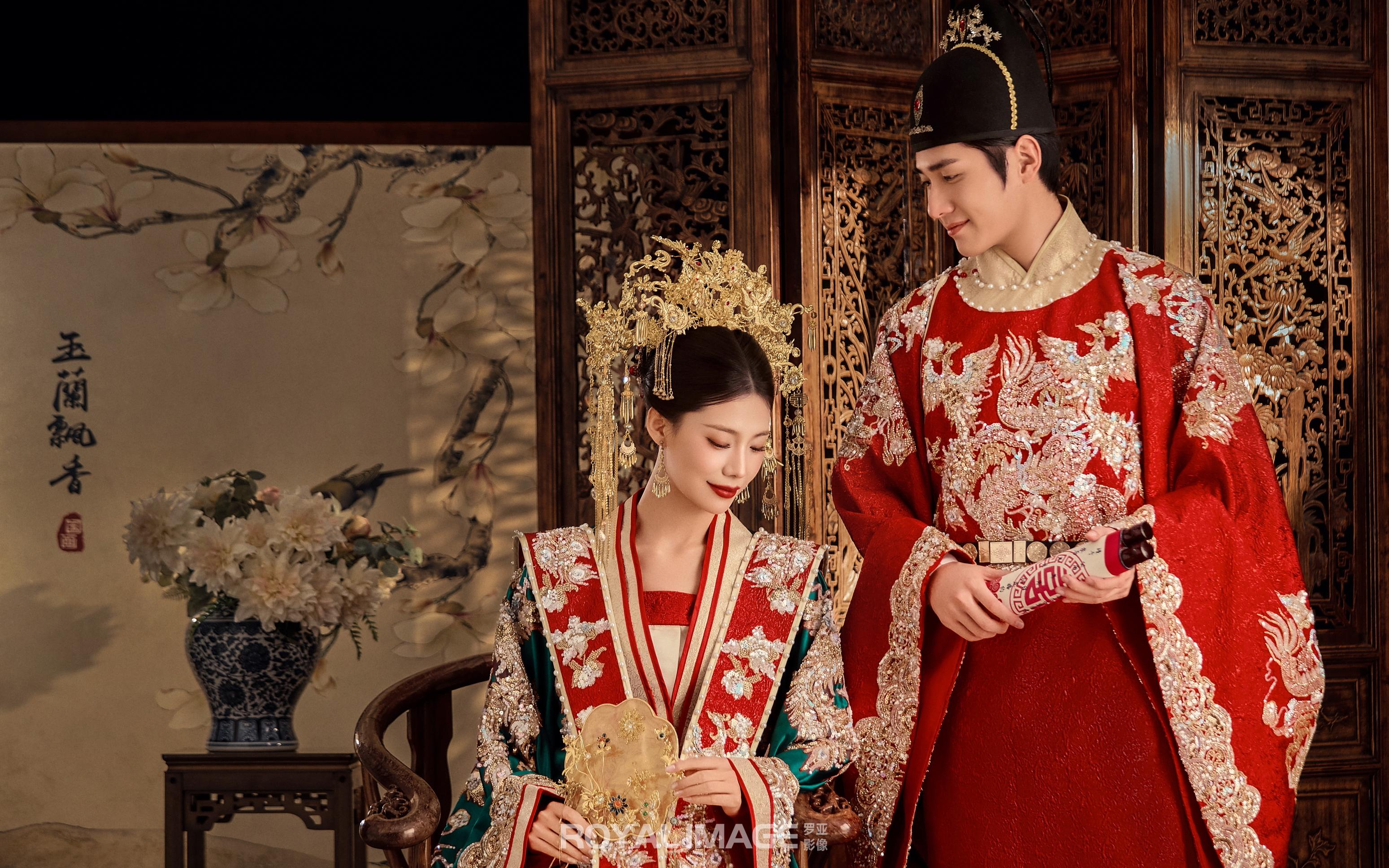 古韻之美??室內(nèi)漢服婚紗照△中式婚禮儀式感