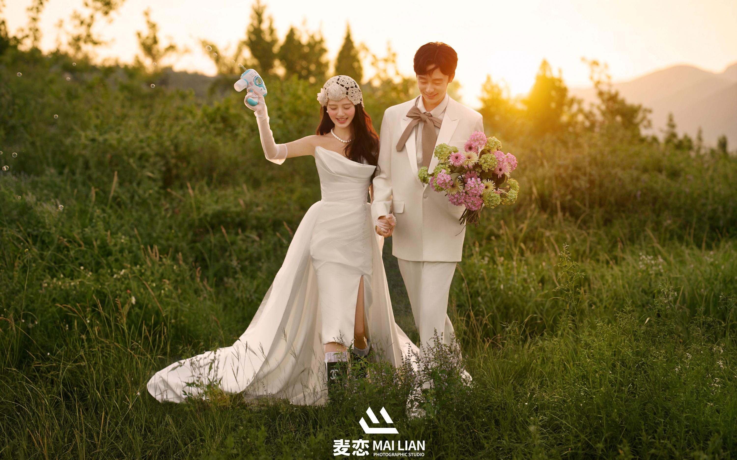 拍婚纱照一定要拍一组夕阳婚纱照❗️氛围感